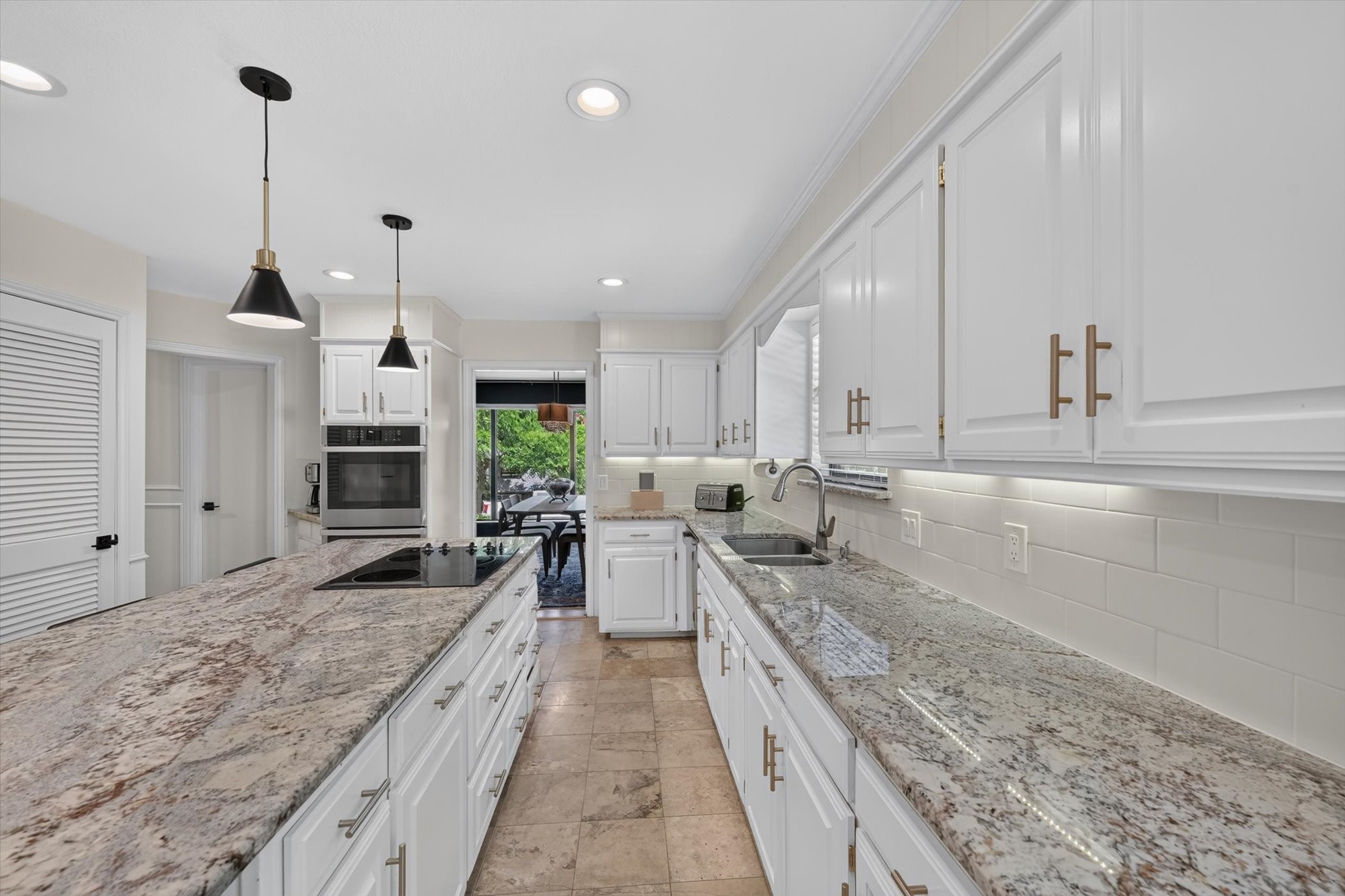 2304 Wakeforest Court