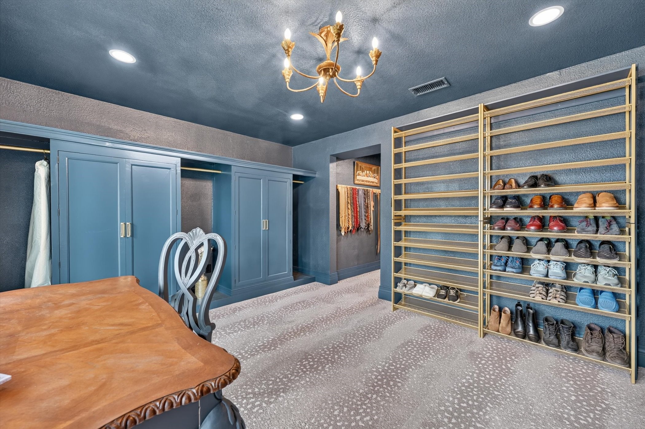 2304 Wakeforest Court