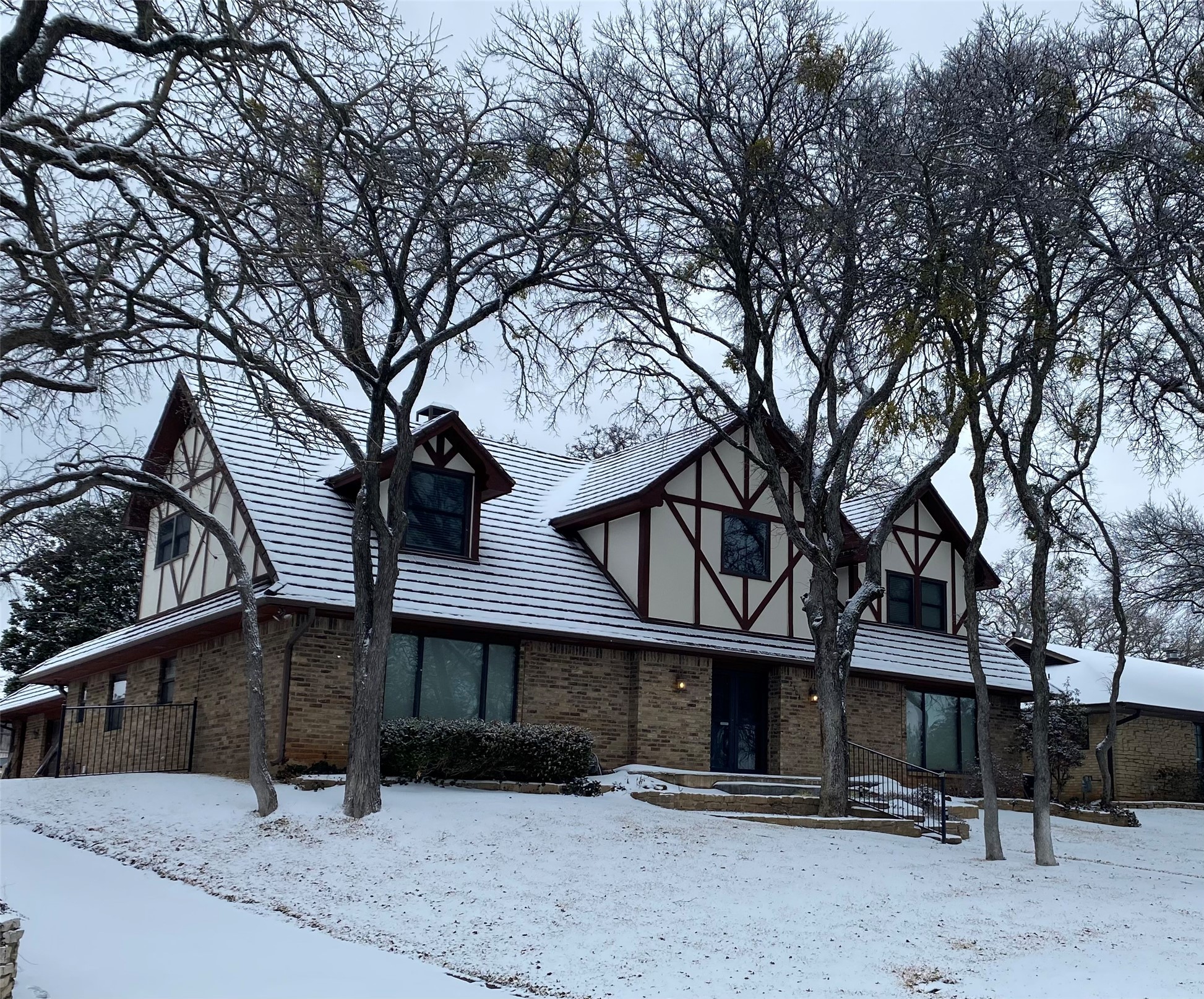 2304 Wakeforest Court