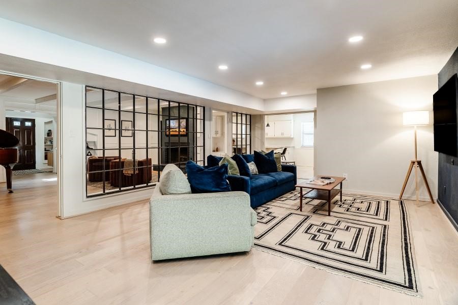 2304 Wakeforest Court