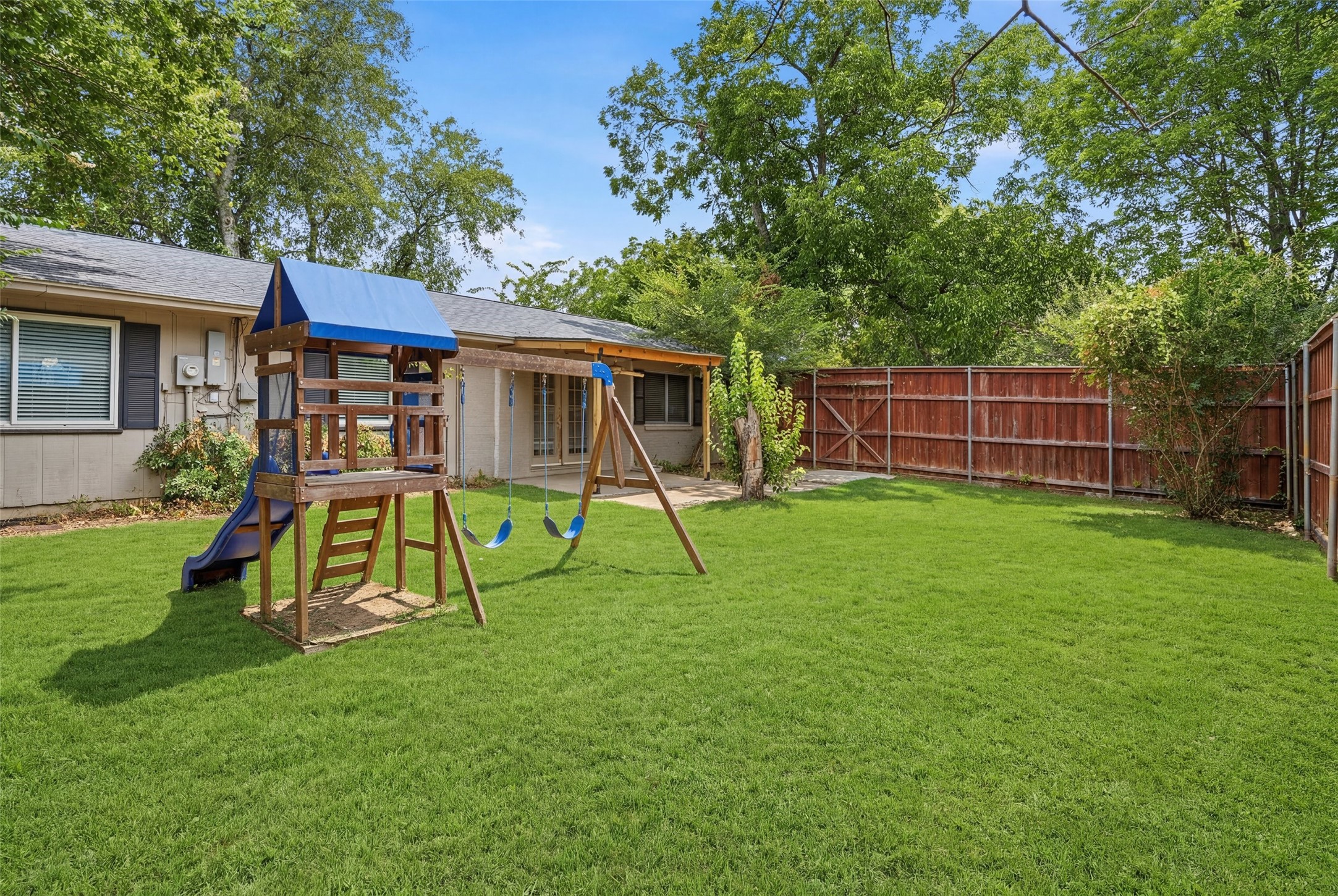 3004 Montclair Place