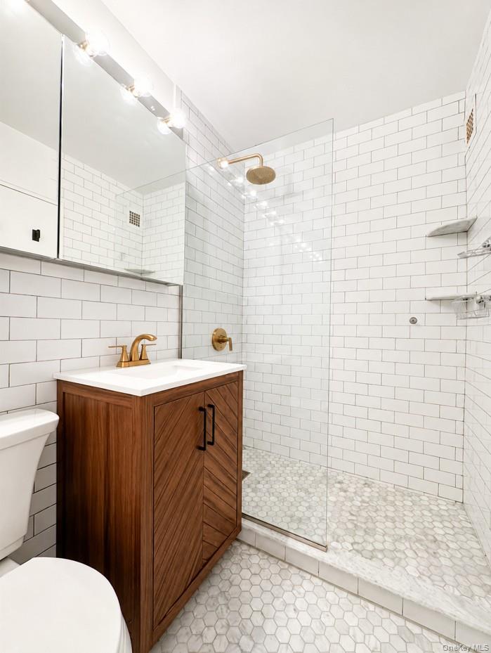 185 W End Avenue Unit: 15E