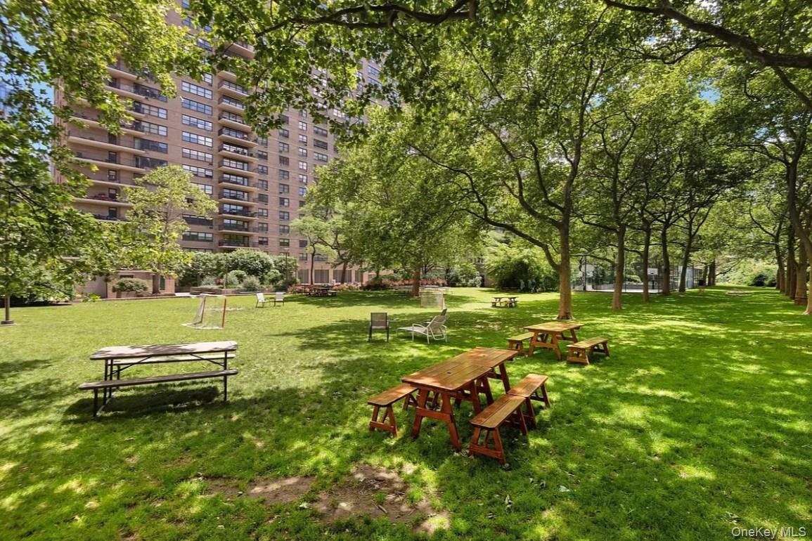 185 W End Avenue Unit: 15E