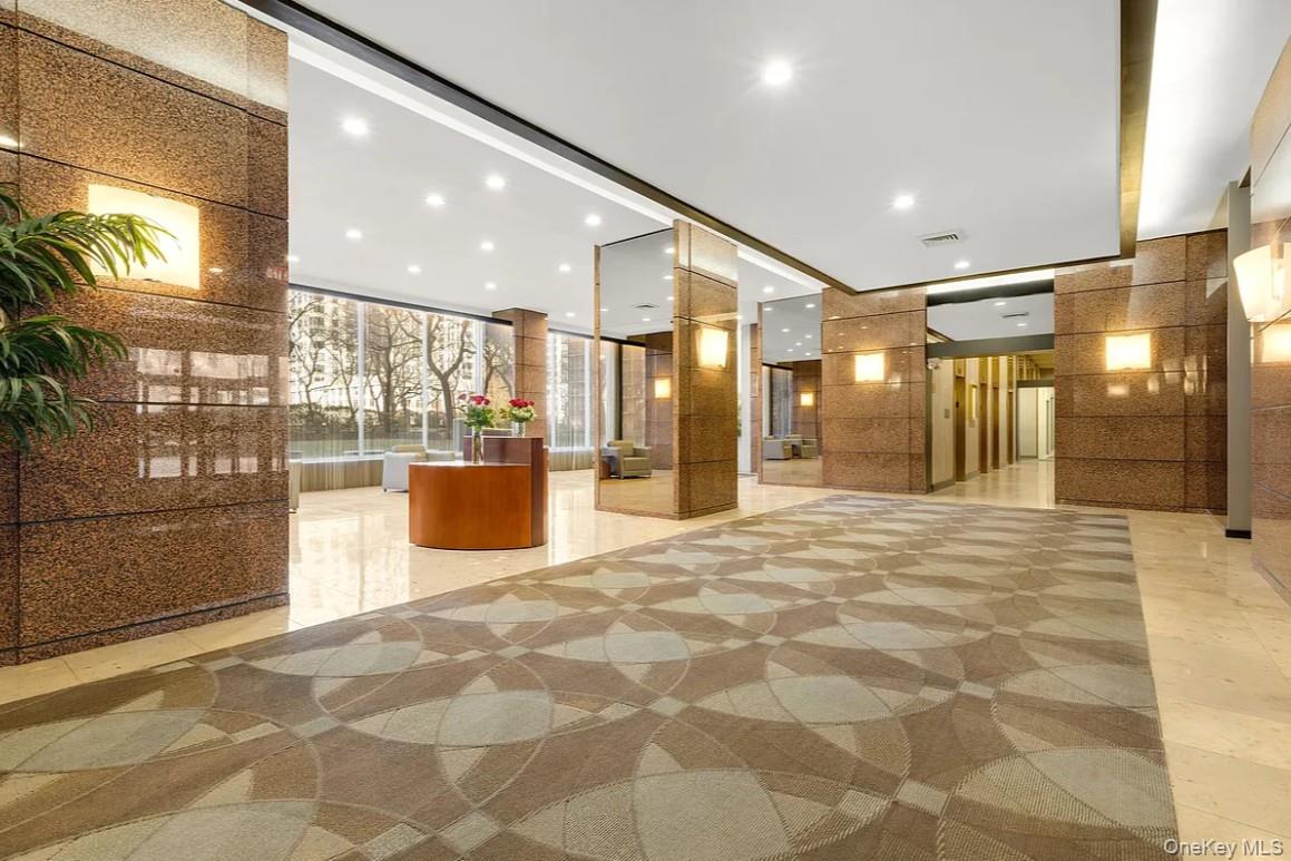 185 W End Avenue Unit: 15E
