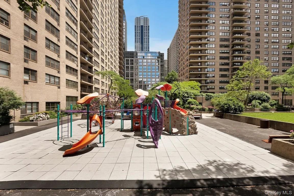 185 W End Avenue Unit: 15E