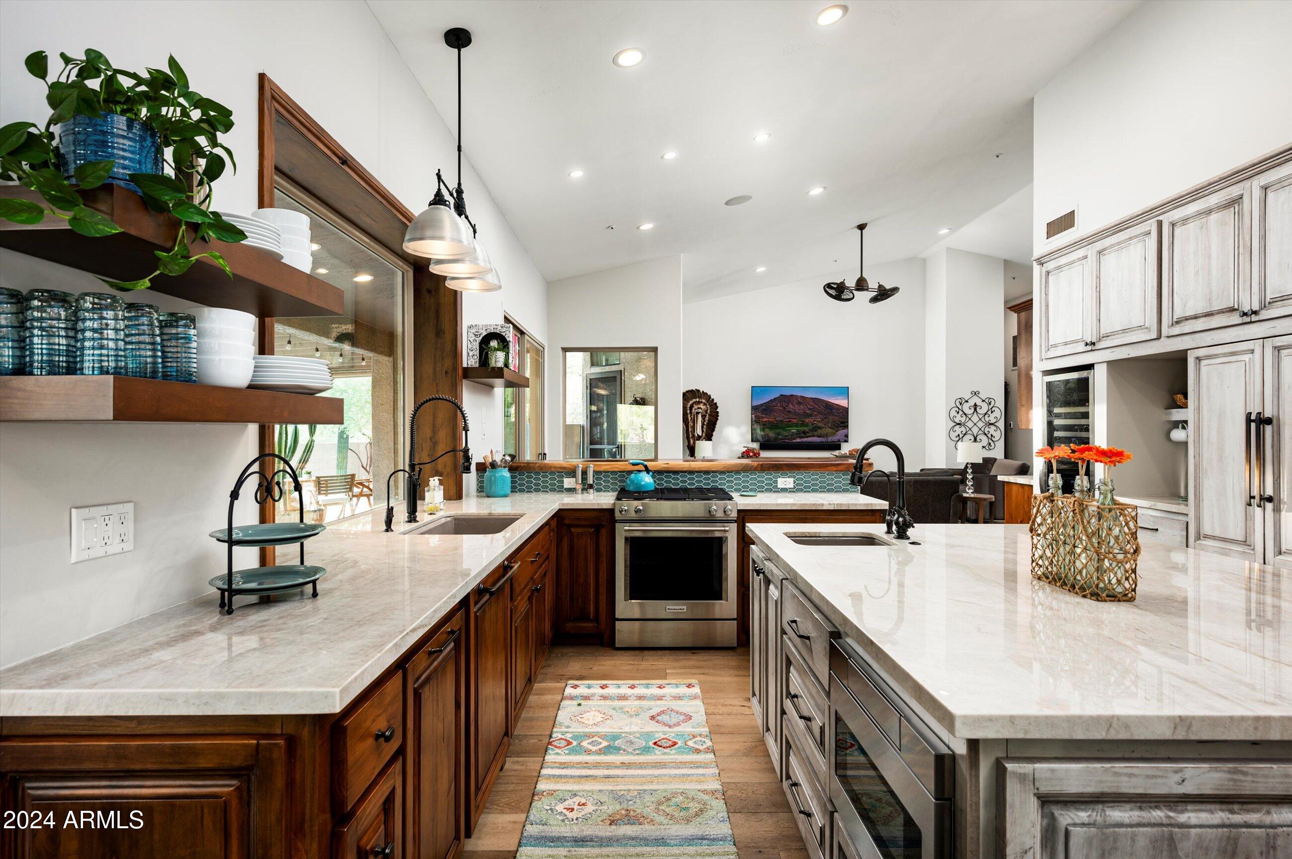 8667 E LARIAT Lane