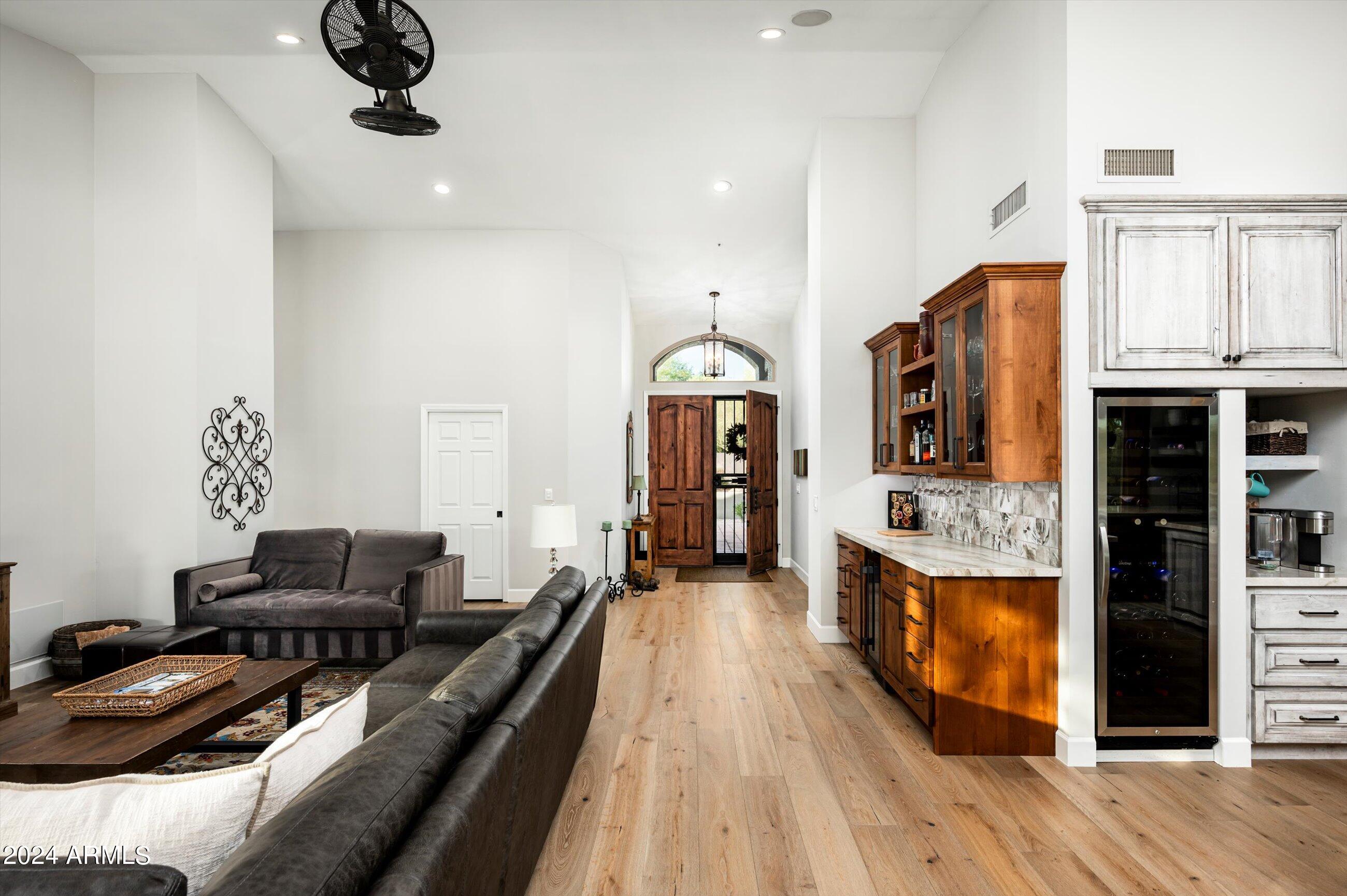 8667 E LARIAT Lane