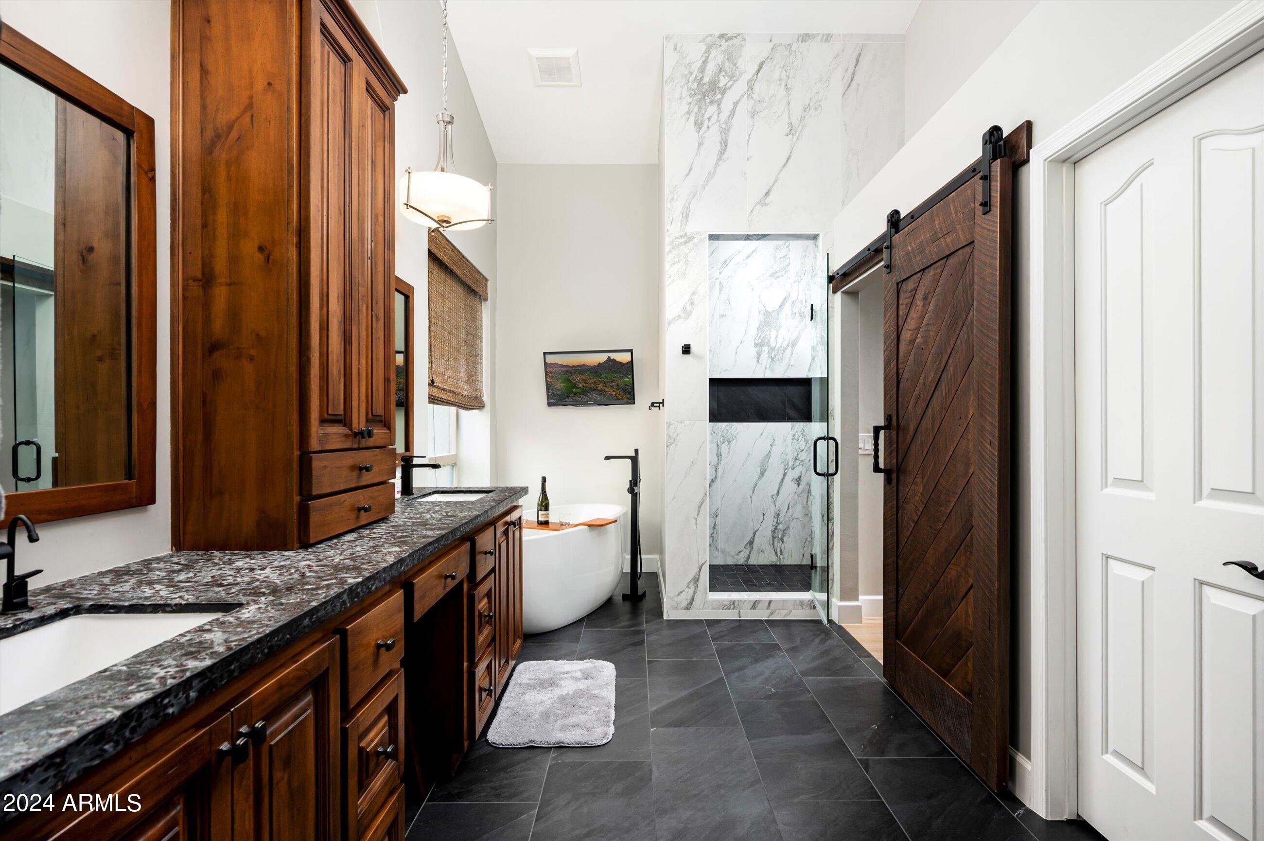 8667 E LARIAT Lane