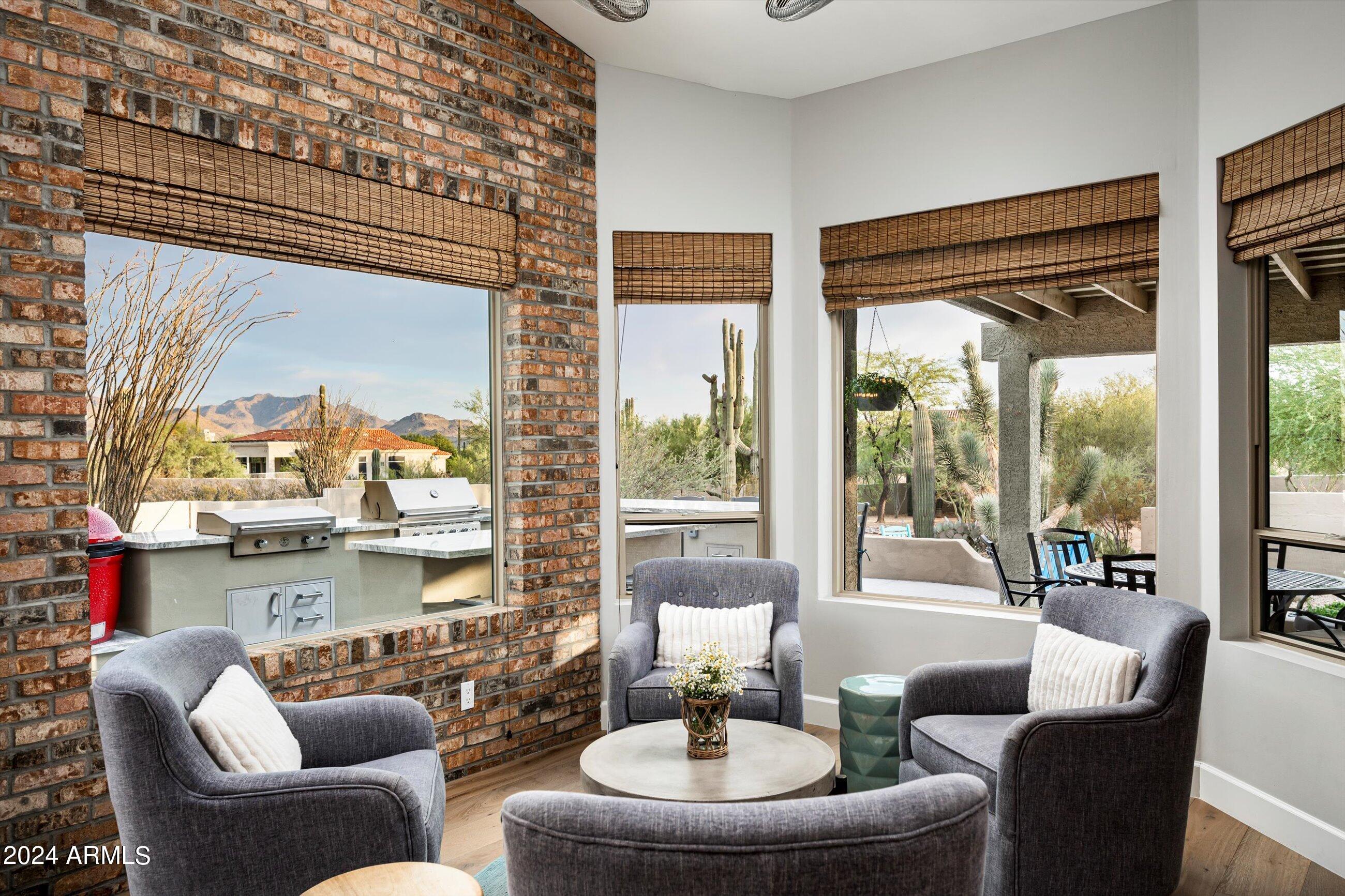 8667 E LARIAT Lane