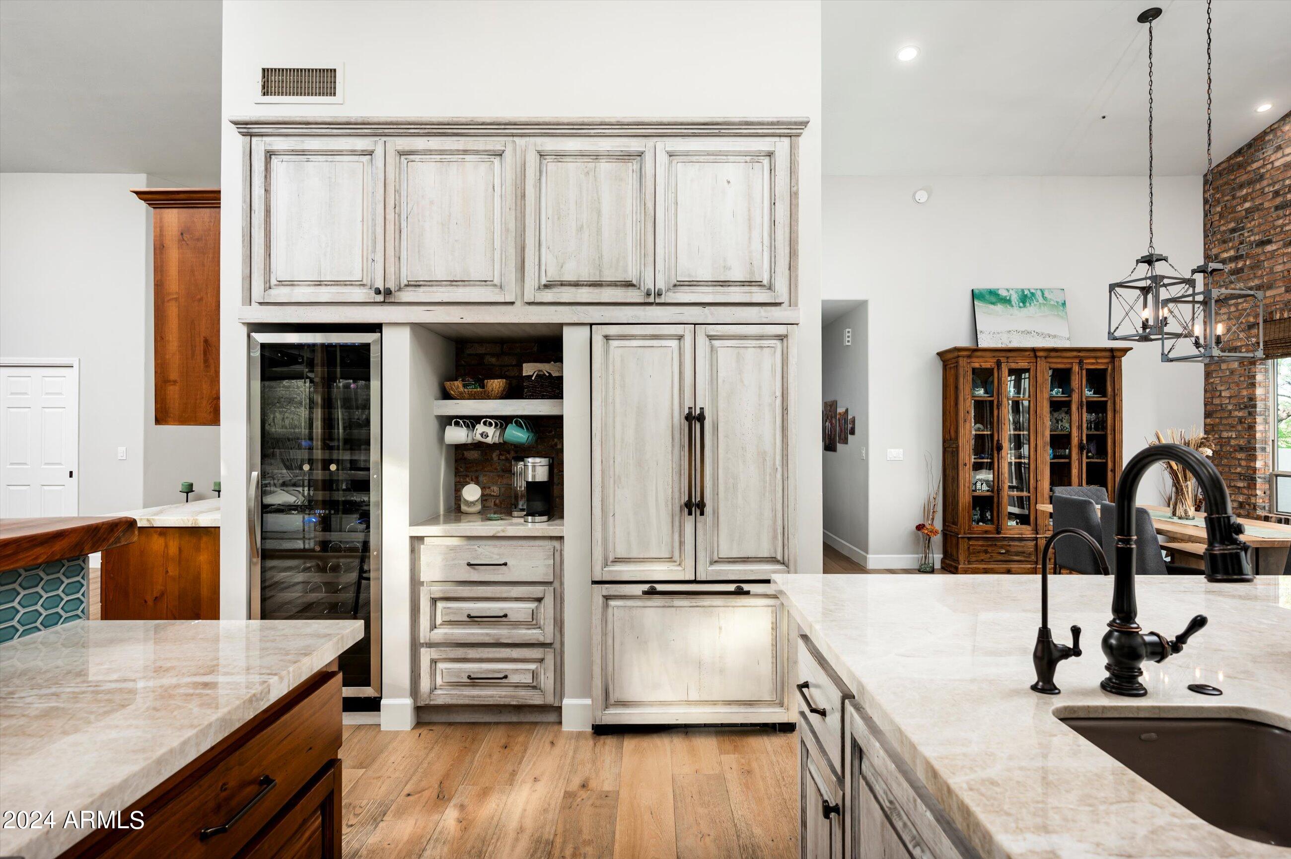 8667 E LARIAT Lane