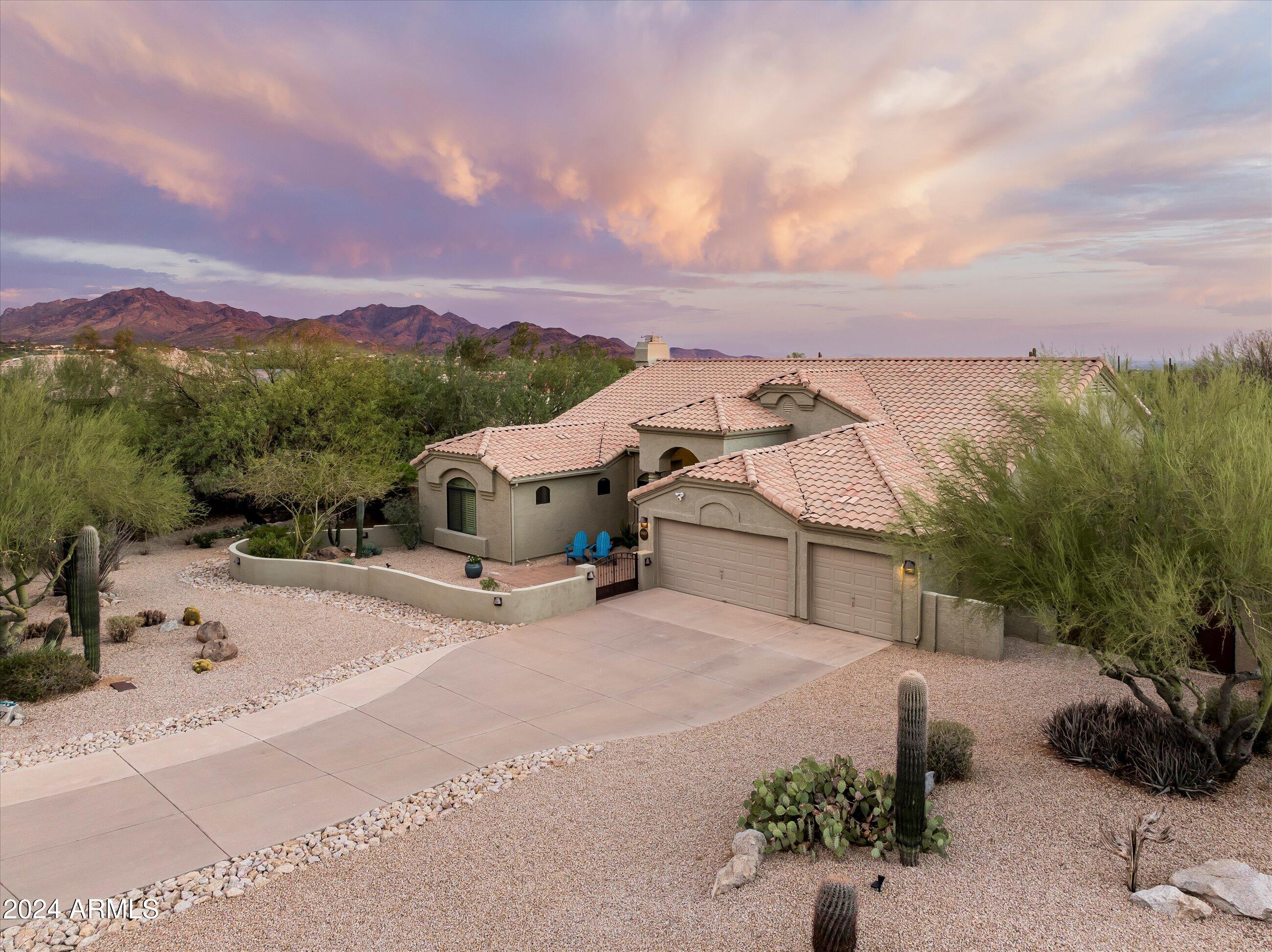 8667 E LARIAT Lane