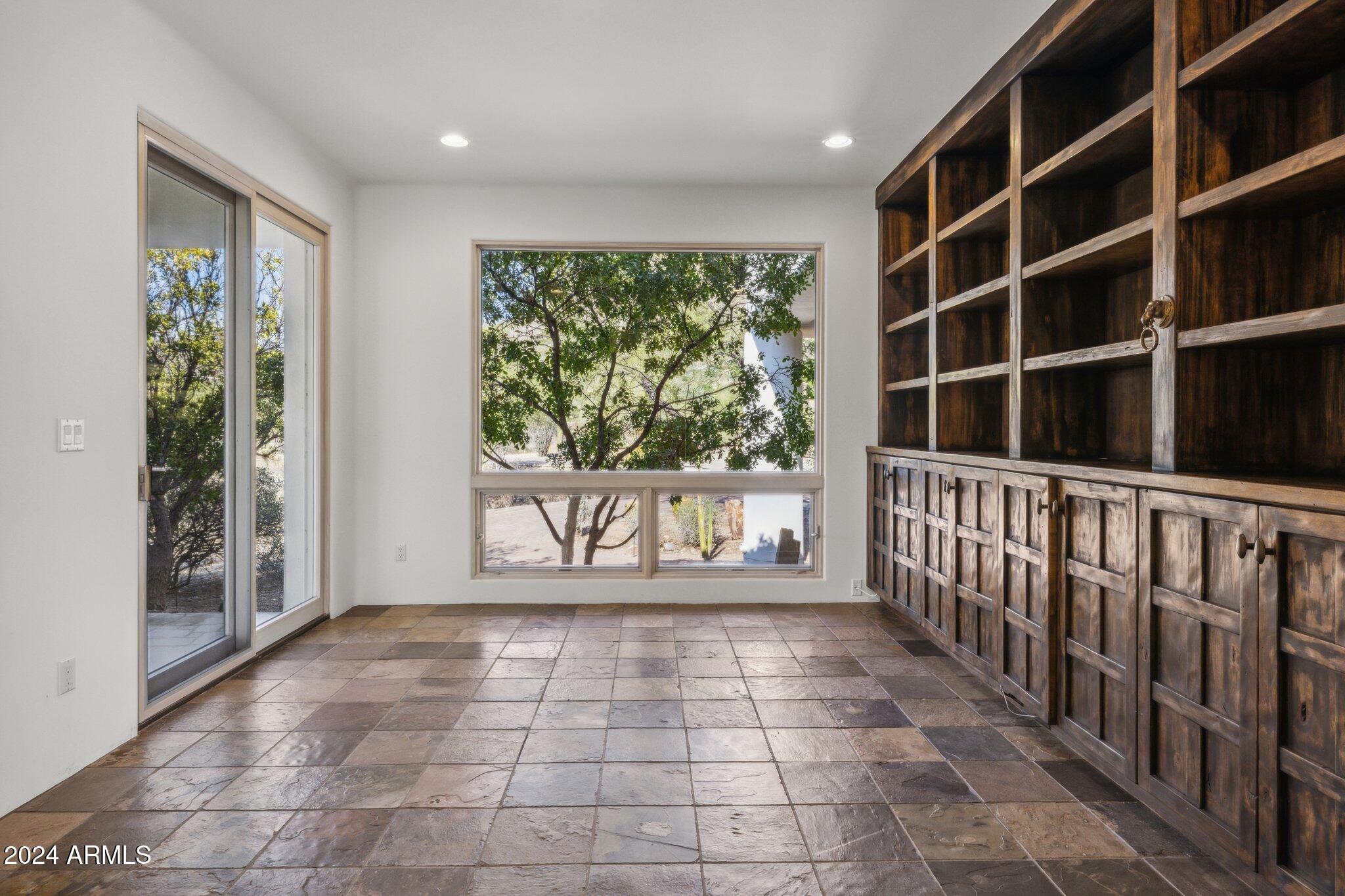 10225 E FOOTHILLS Drive