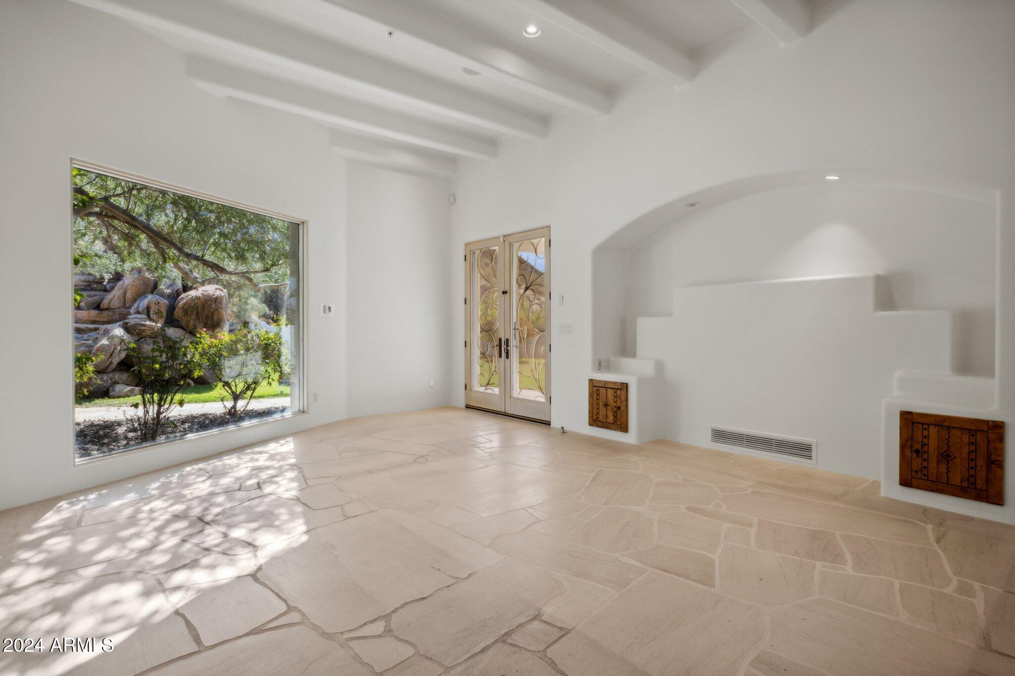 10225 E FOOTHILLS Drive