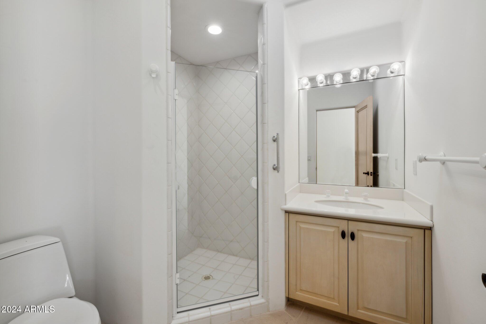 10225 E FOOTHILLS Drive