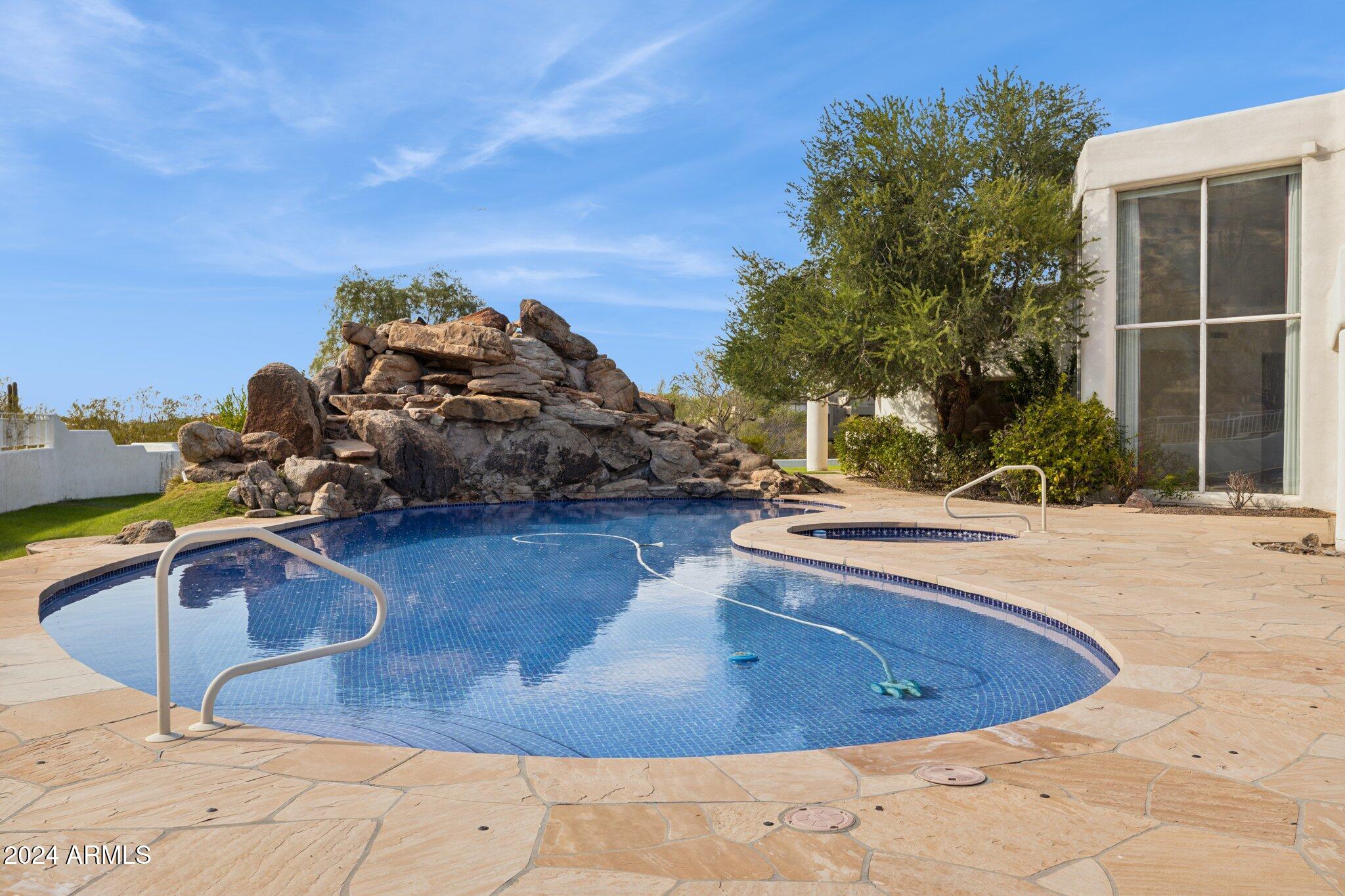 10225 E FOOTHILLS Drive