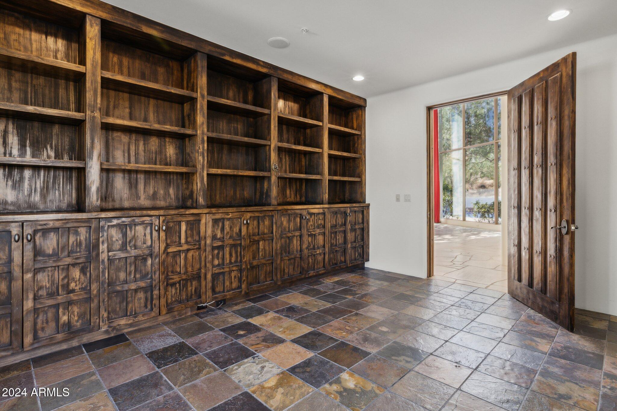 10225 E FOOTHILLS Drive