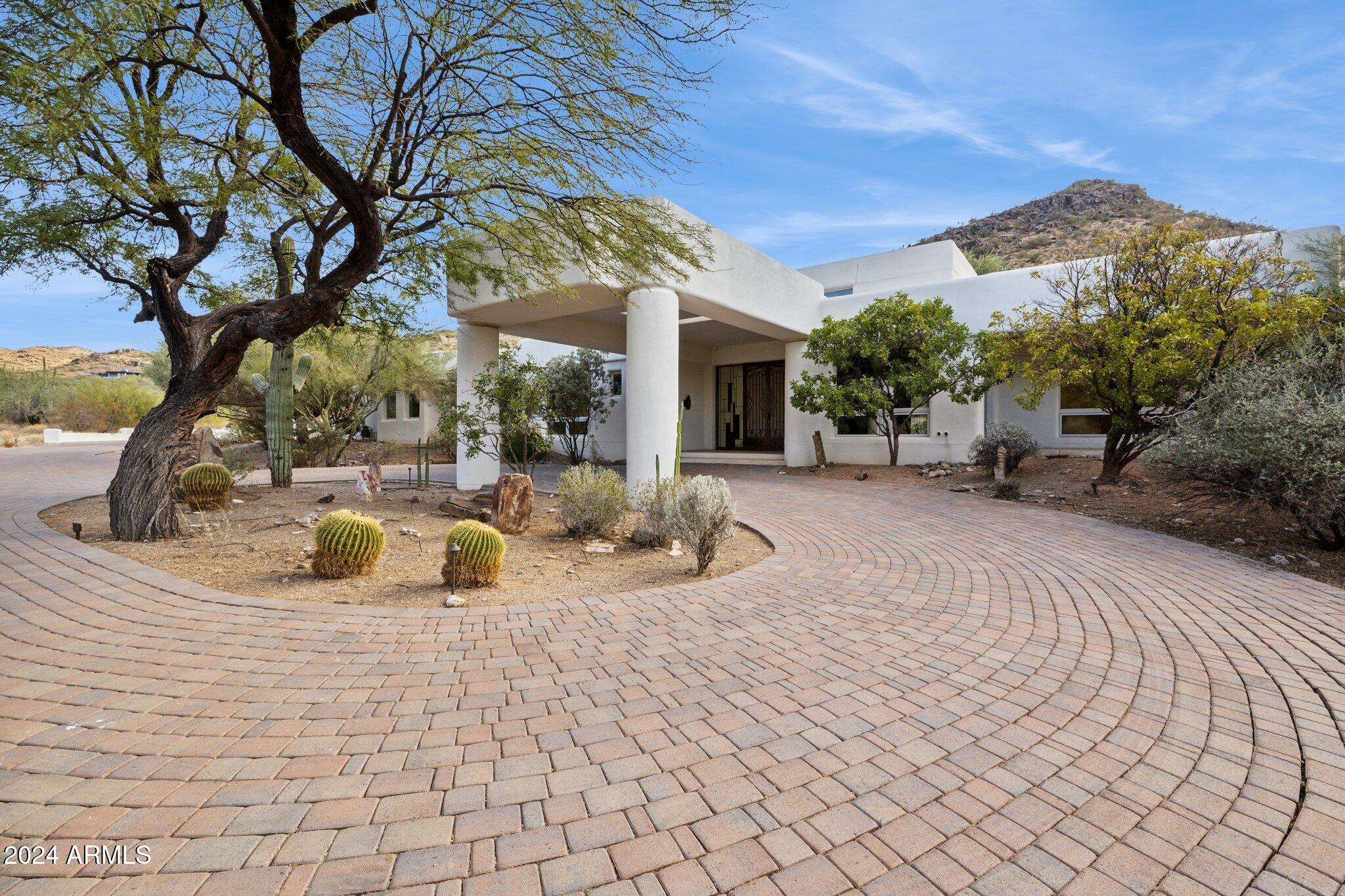 10225 E FOOTHILLS Drive