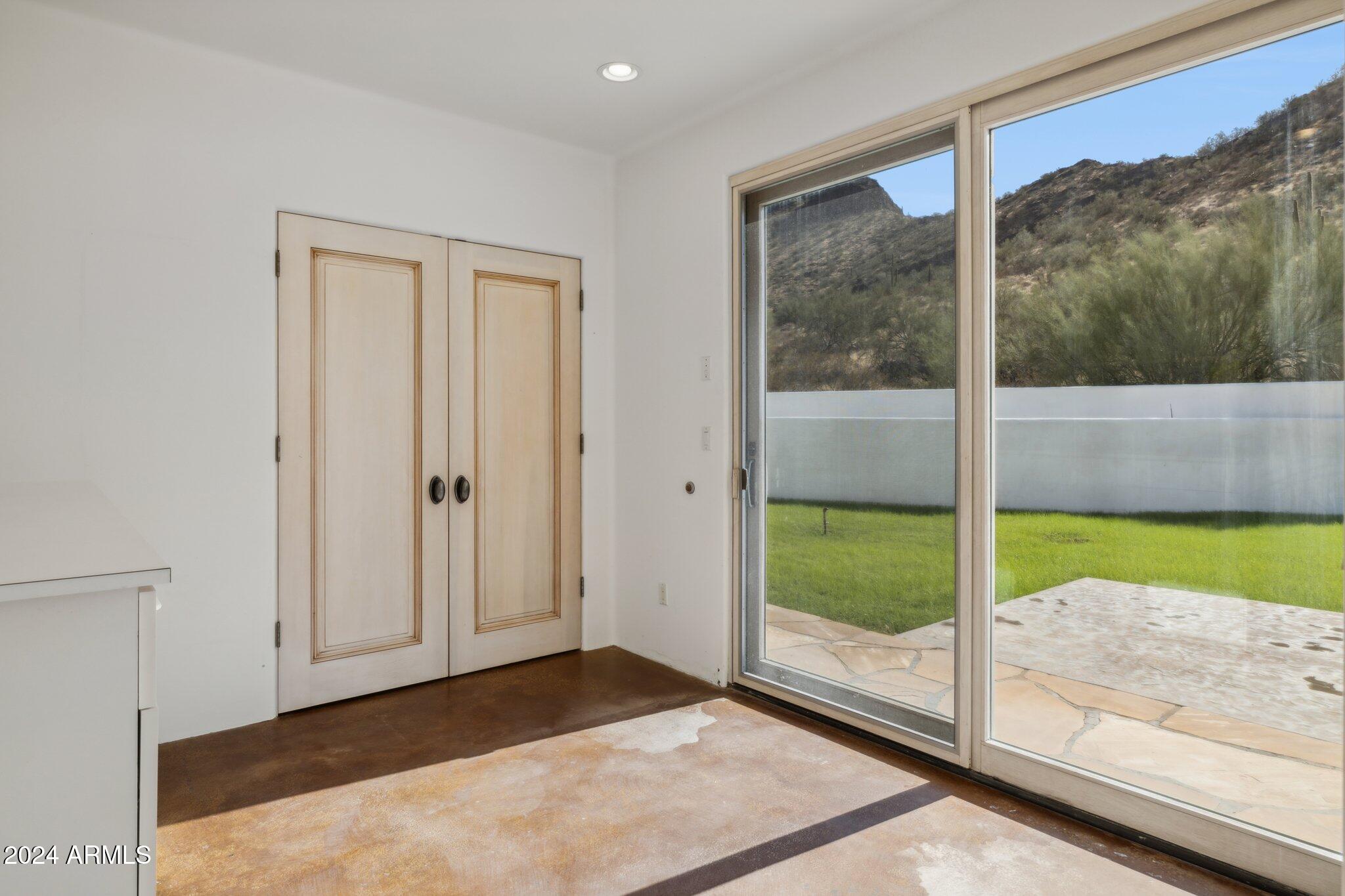 10225 E FOOTHILLS Drive