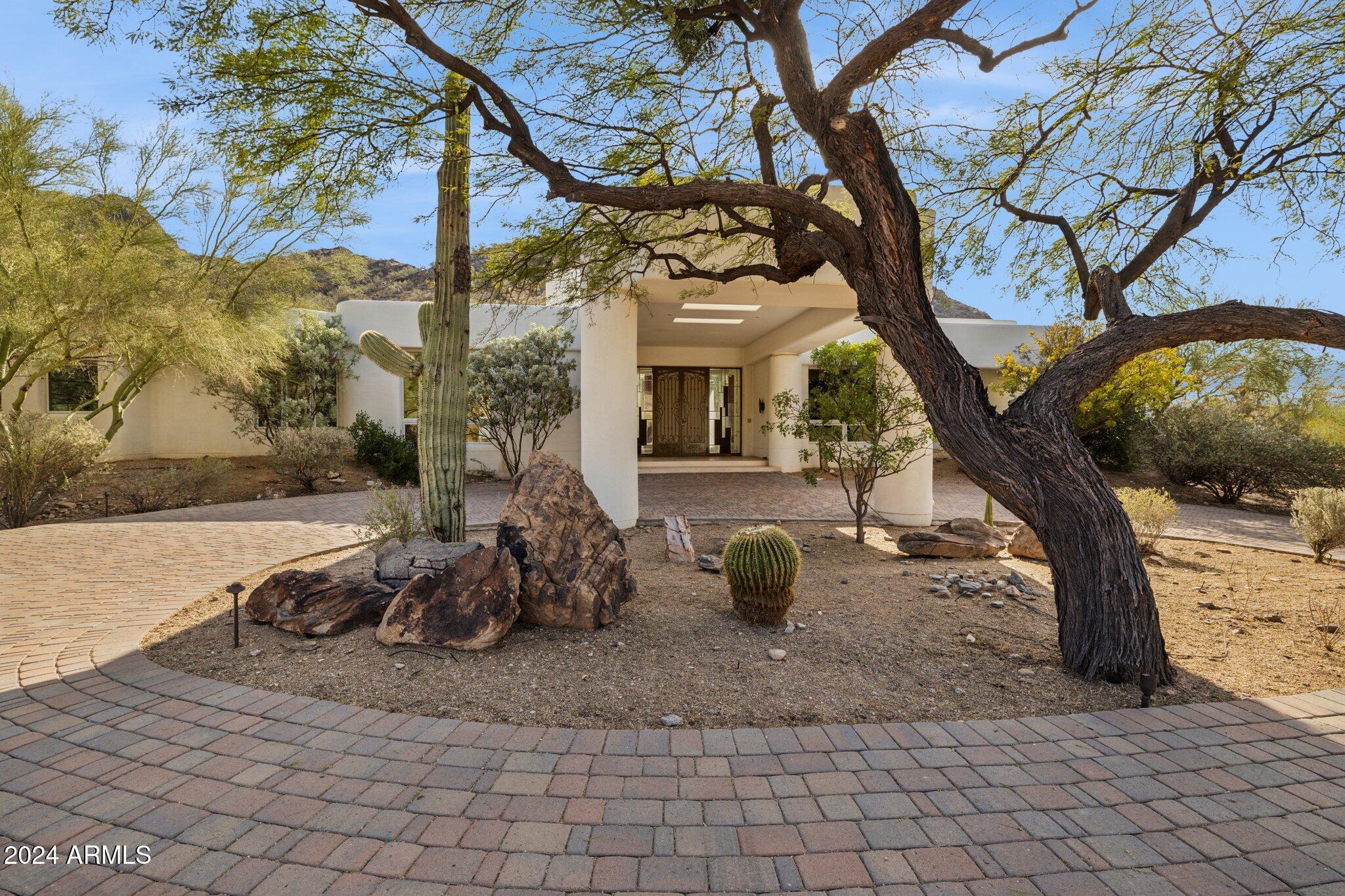 10225 E FOOTHILLS Drive