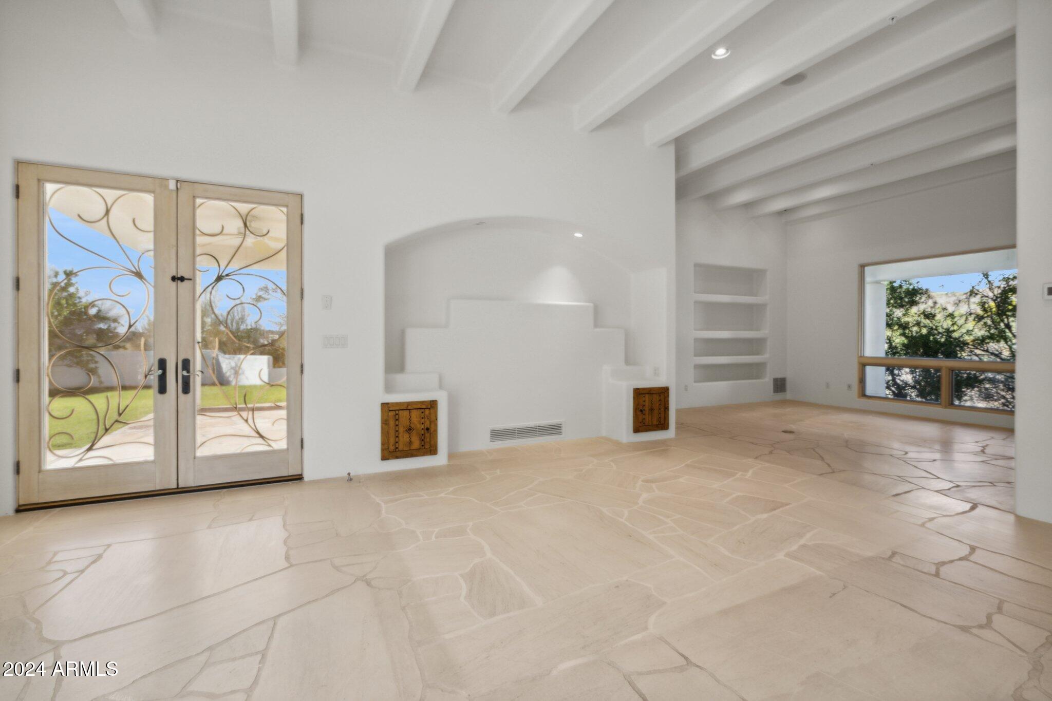 10225 E FOOTHILLS Drive