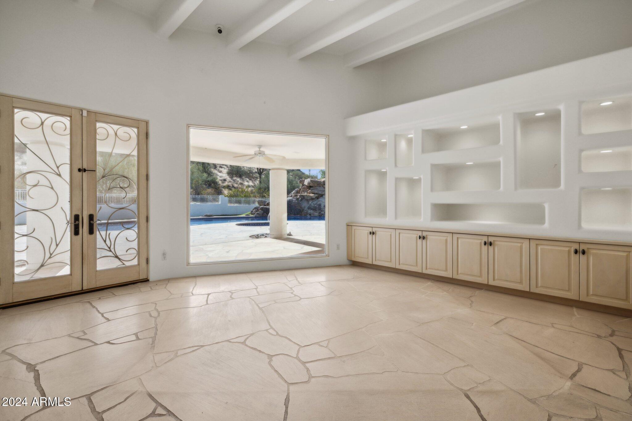 10225 E FOOTHILLS Drive