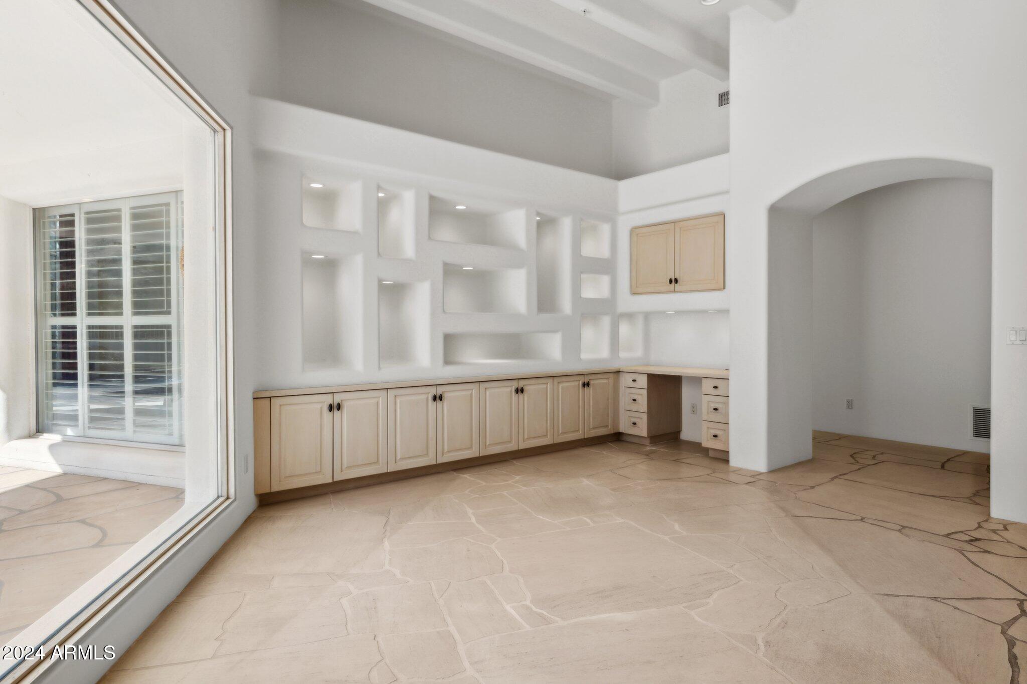 10225 E FOOTHILLS Drive