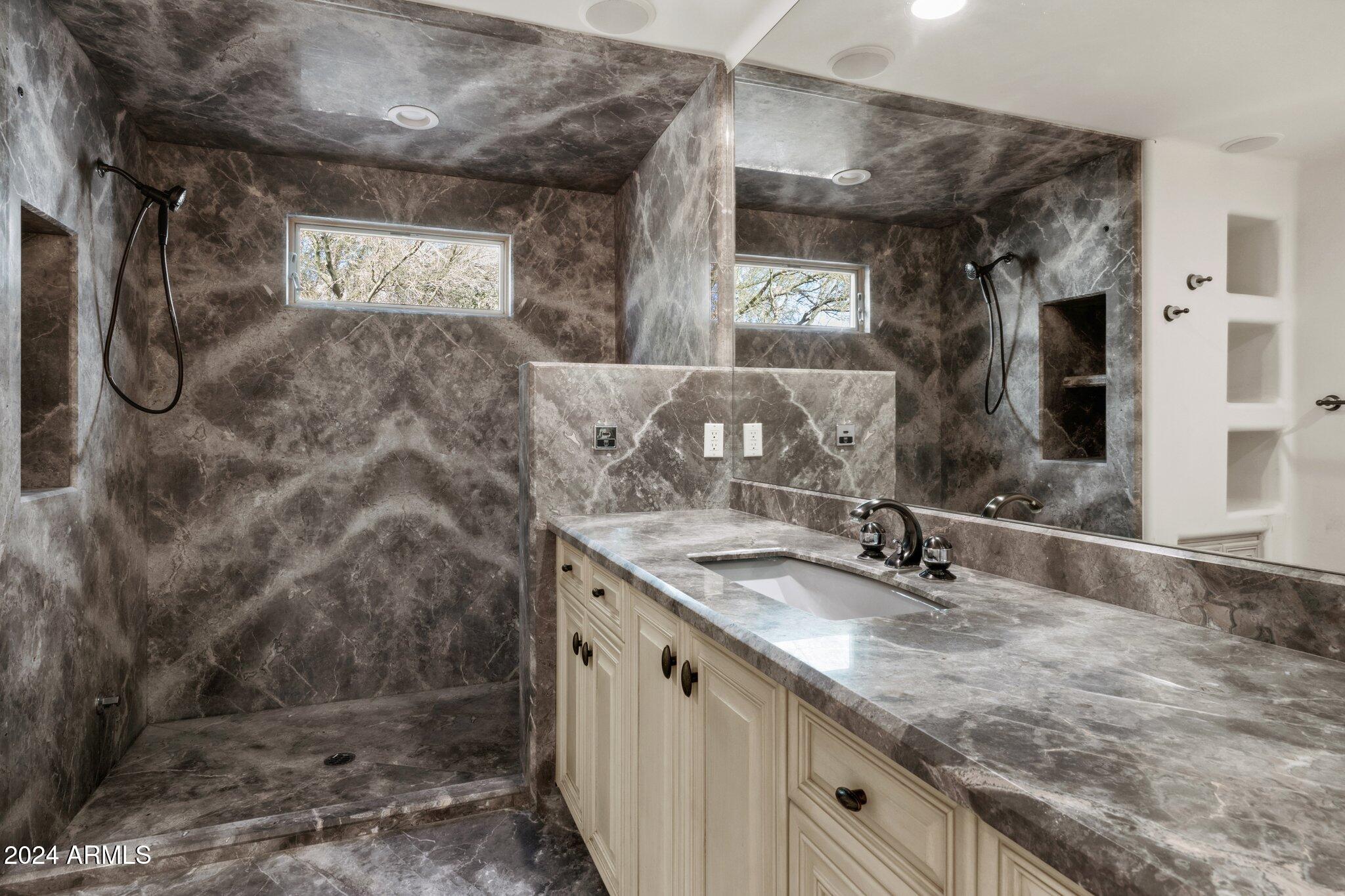 10225 E FOOTHILLS Drive