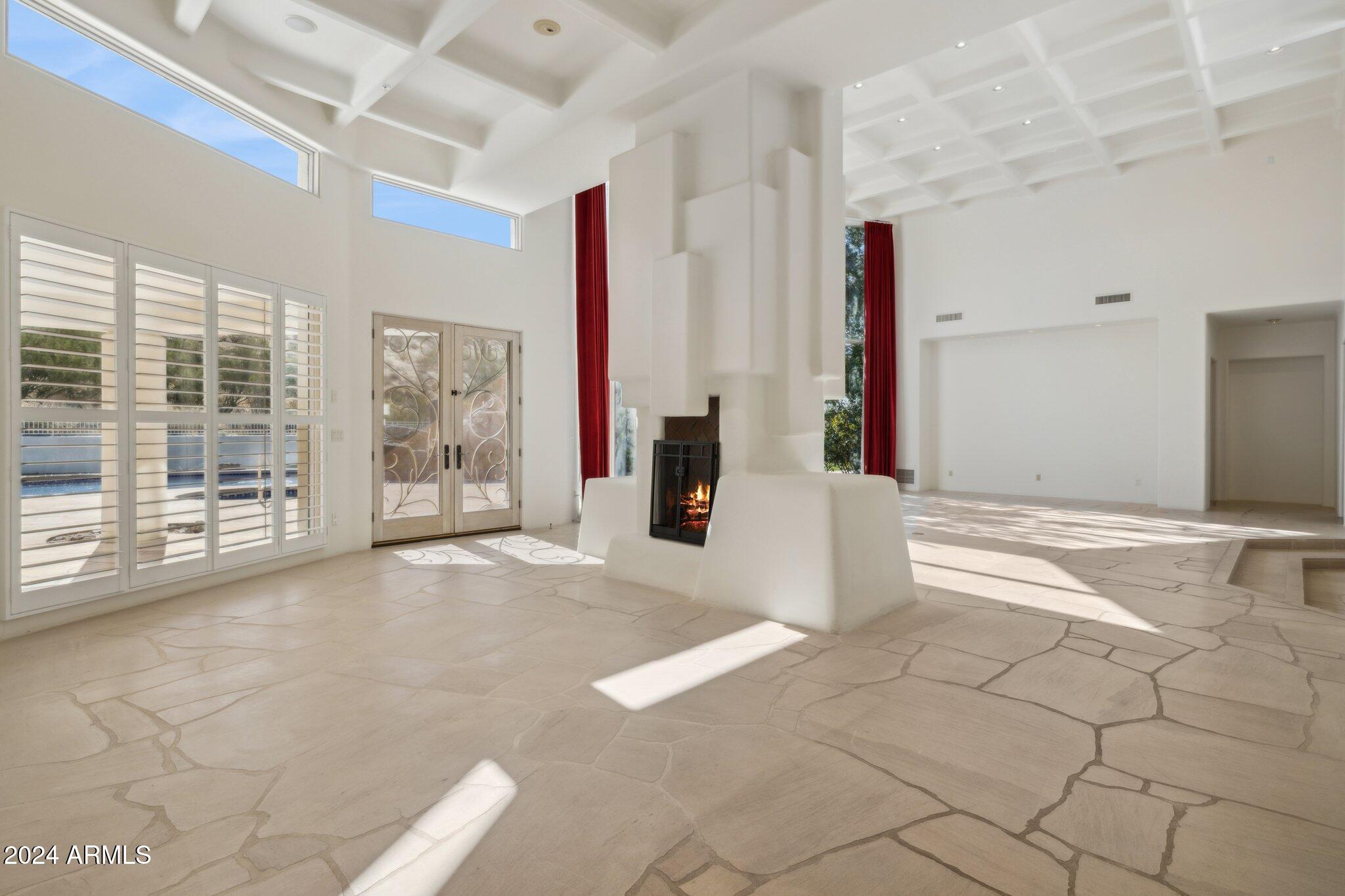 10225 E FOOTHILLS Drive