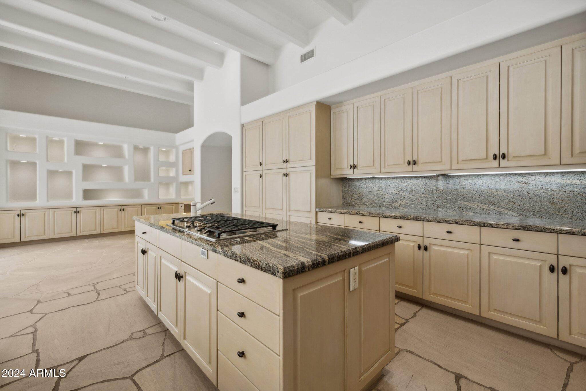 10225 E FOOTHILLS Drive