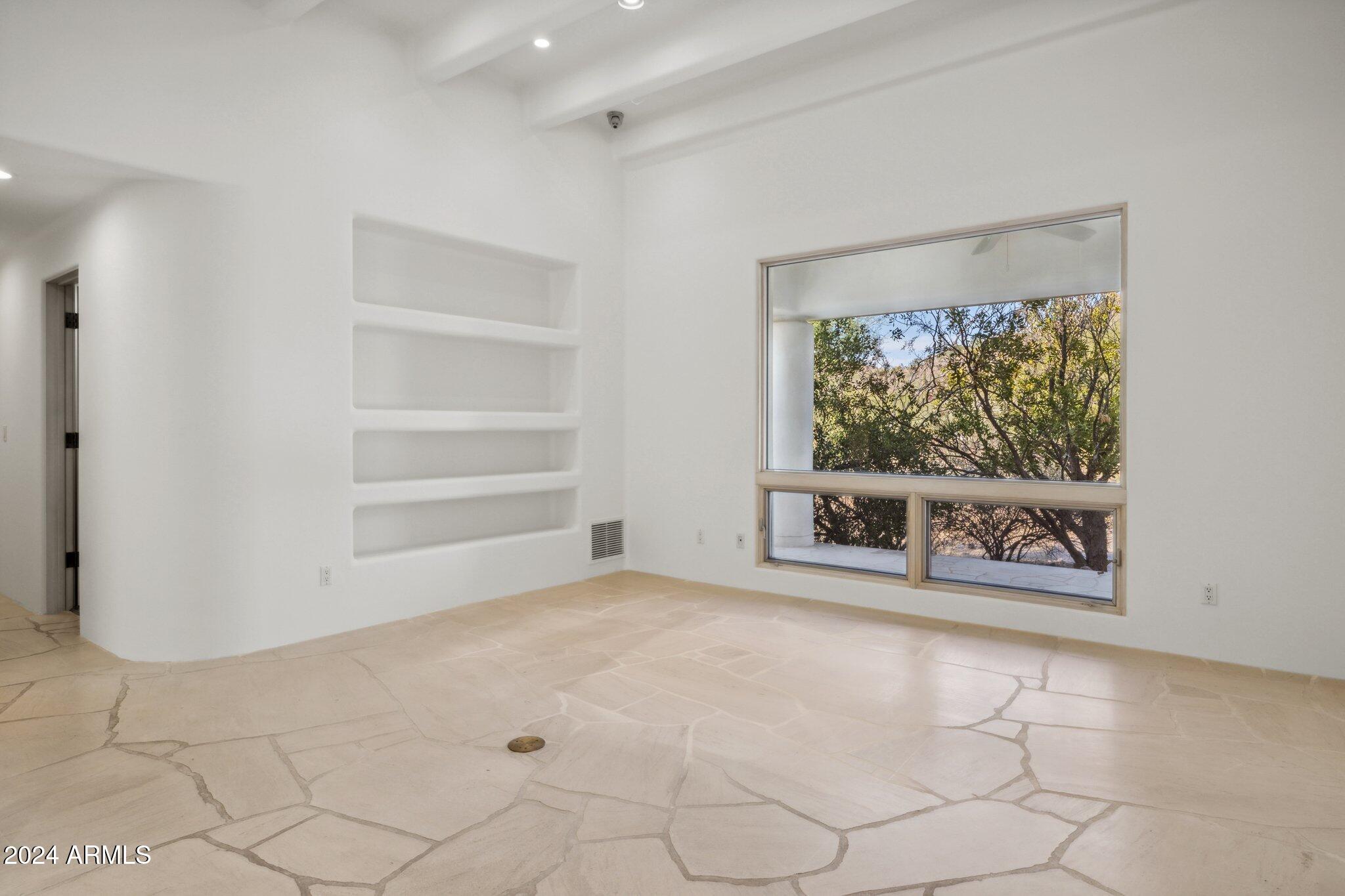 10225 E FOOTHILLS Drive