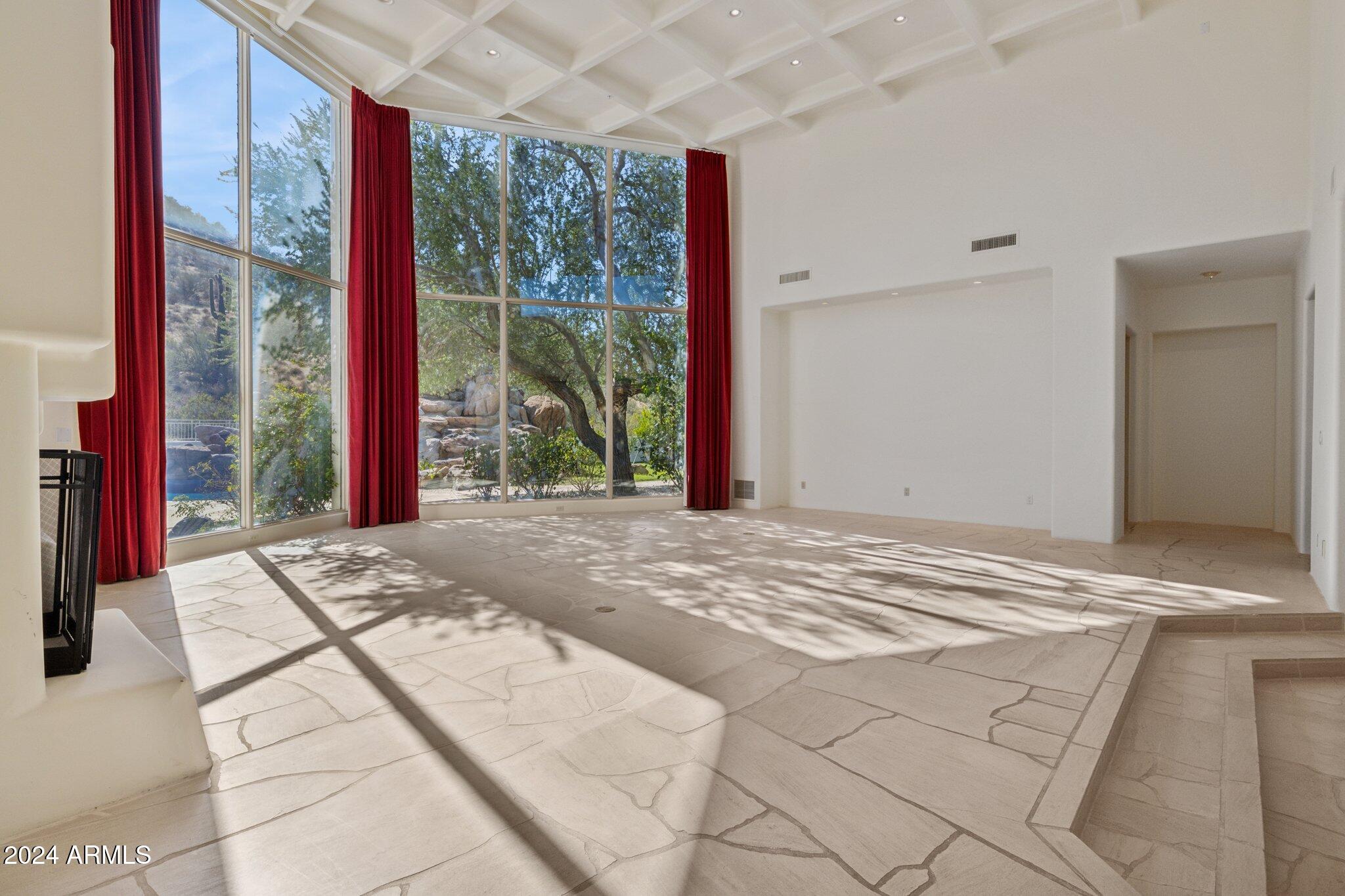 10225 E FOOTHILLS Drive