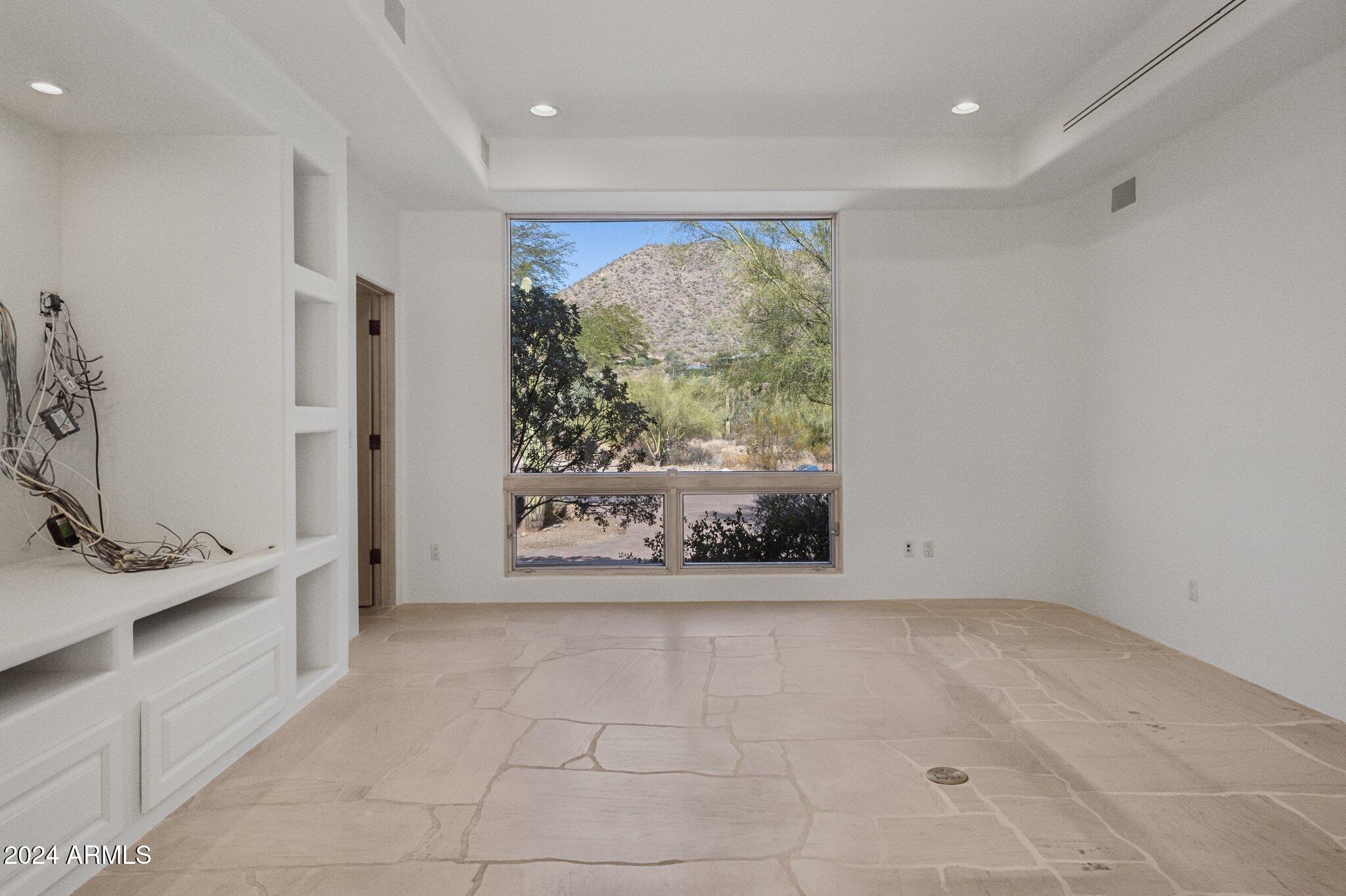 10225 E FOOTHILLS Drive