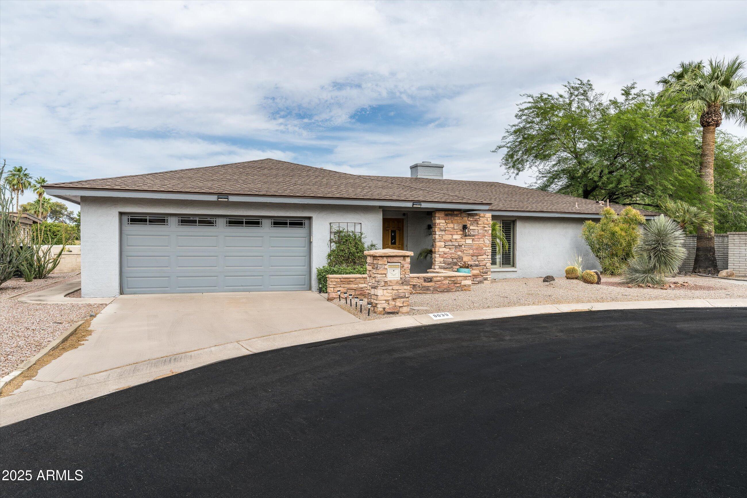 9039 N CONCHO Lane