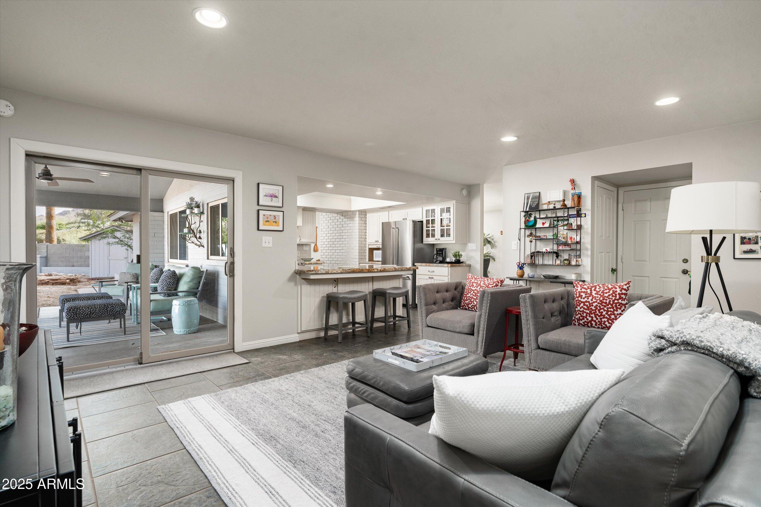 9039 N CONCHO Lane