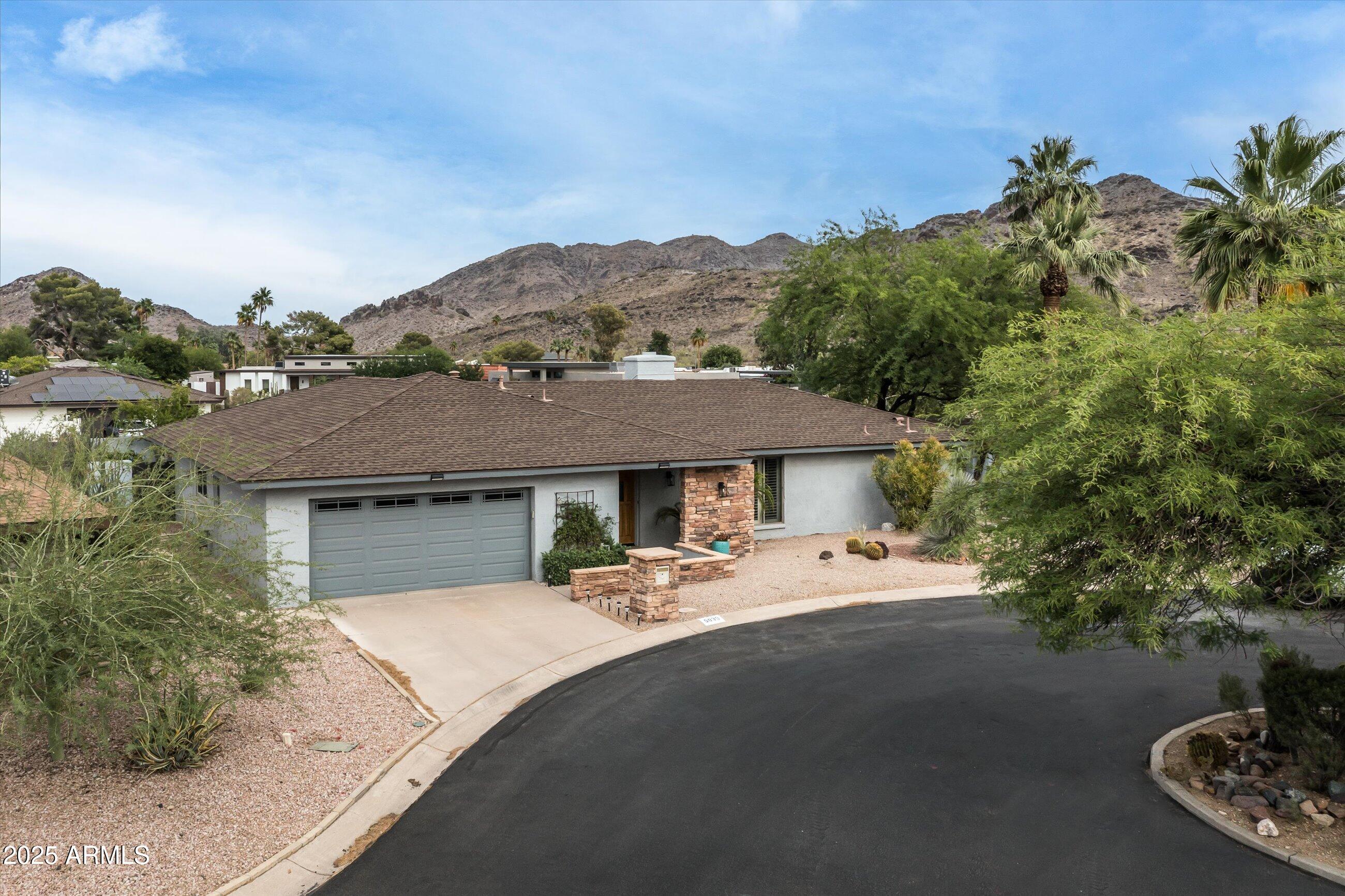 9039 N CONCHO Lane