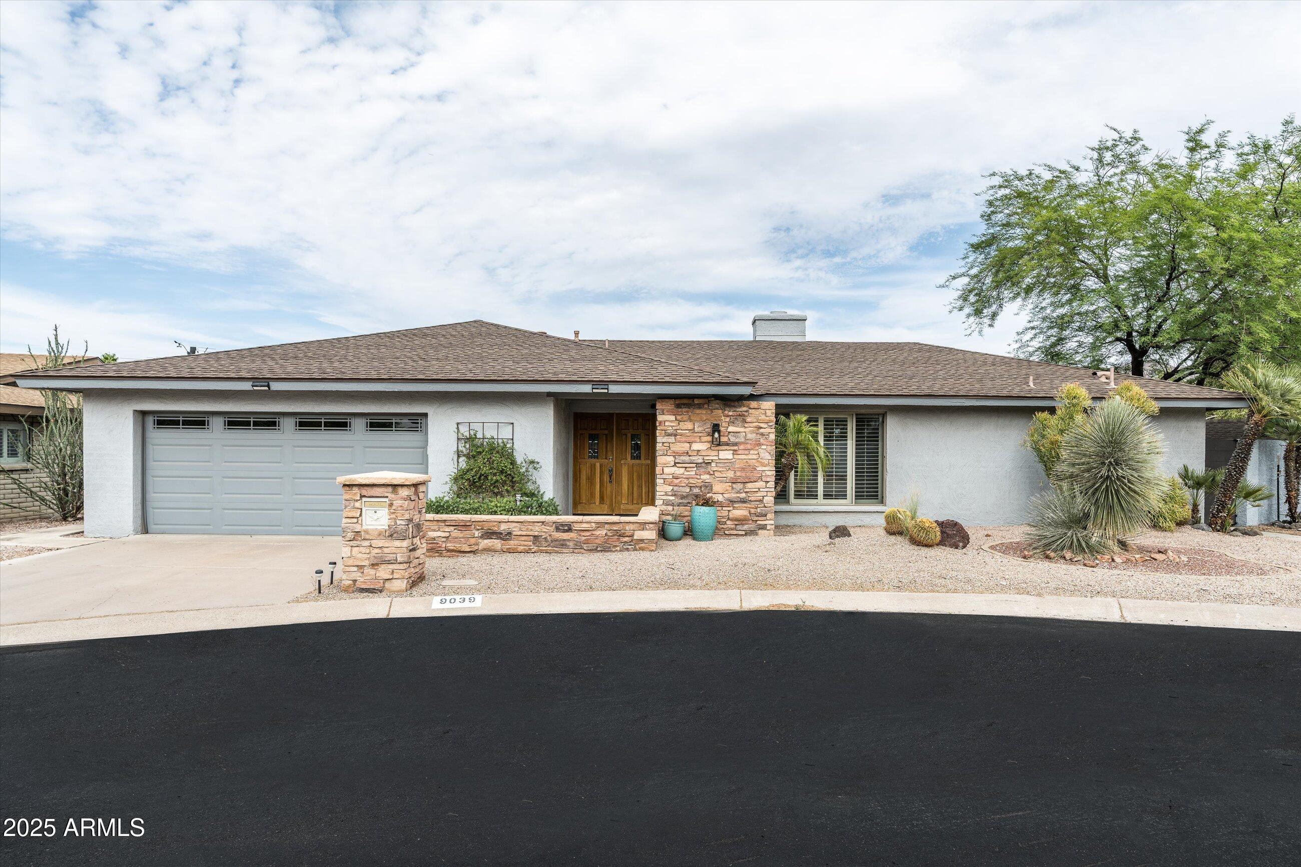 9039 N CONCHO Lane
