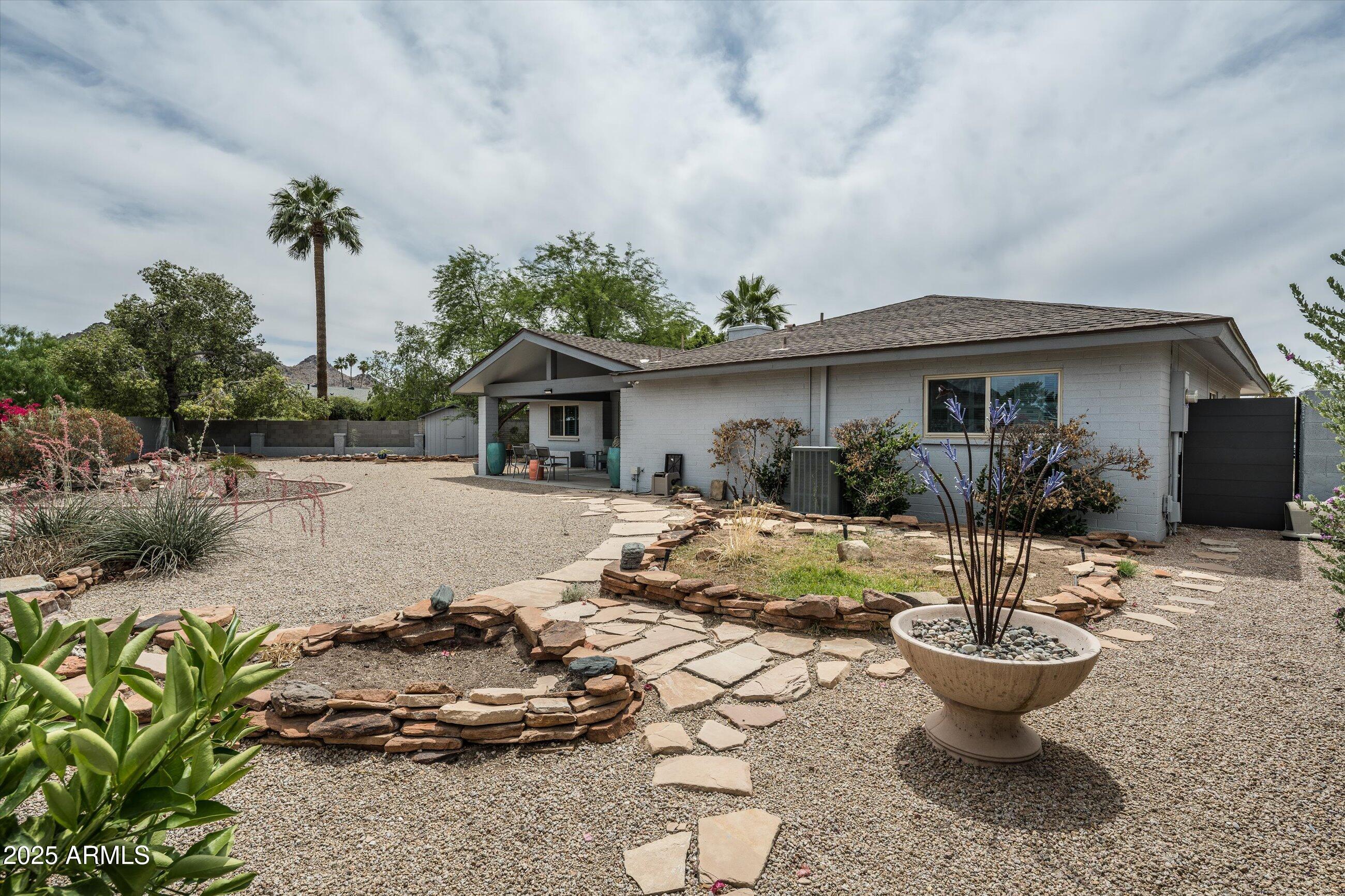 9039 N CONCHO Lane