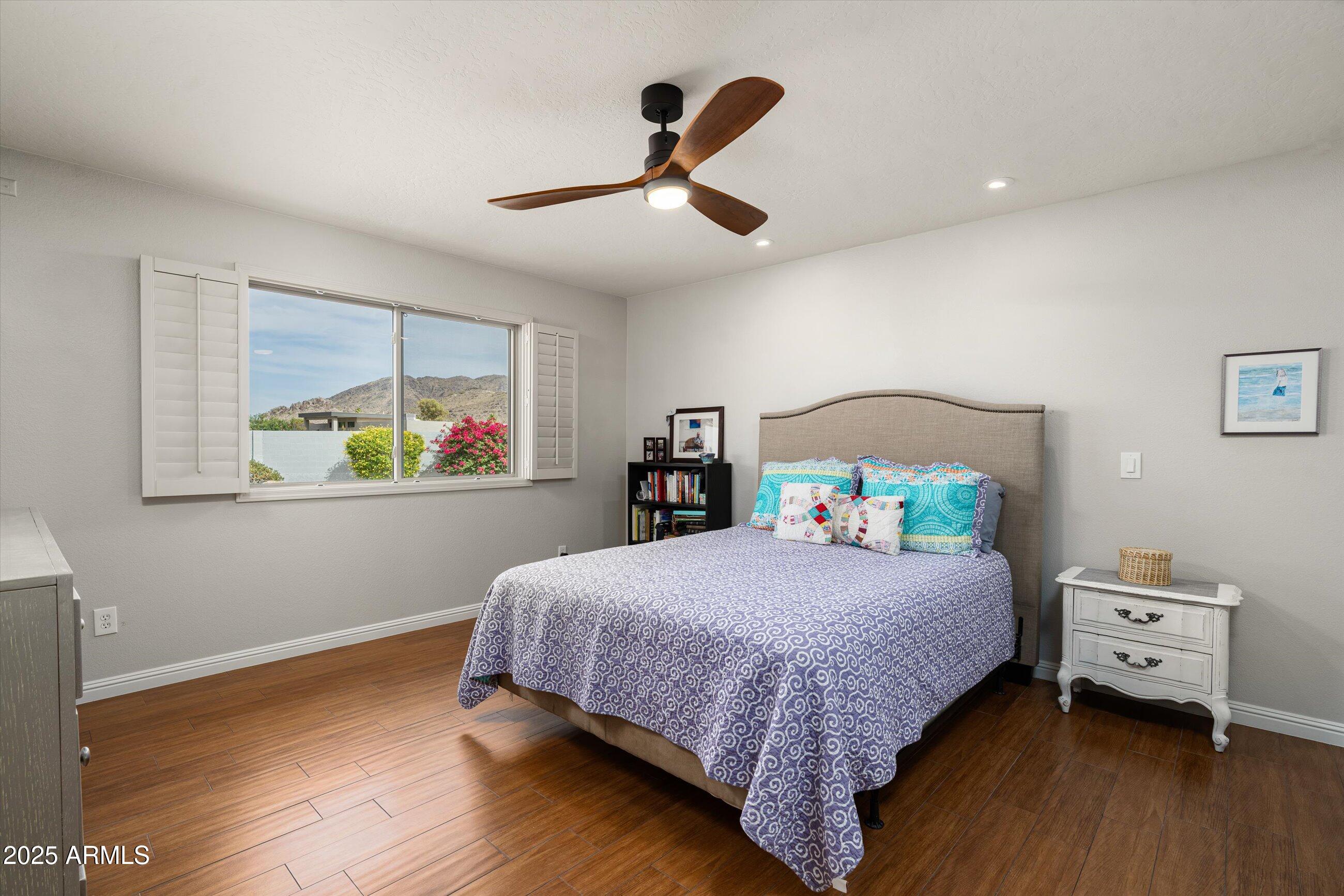 9039 N CONCHO Lane