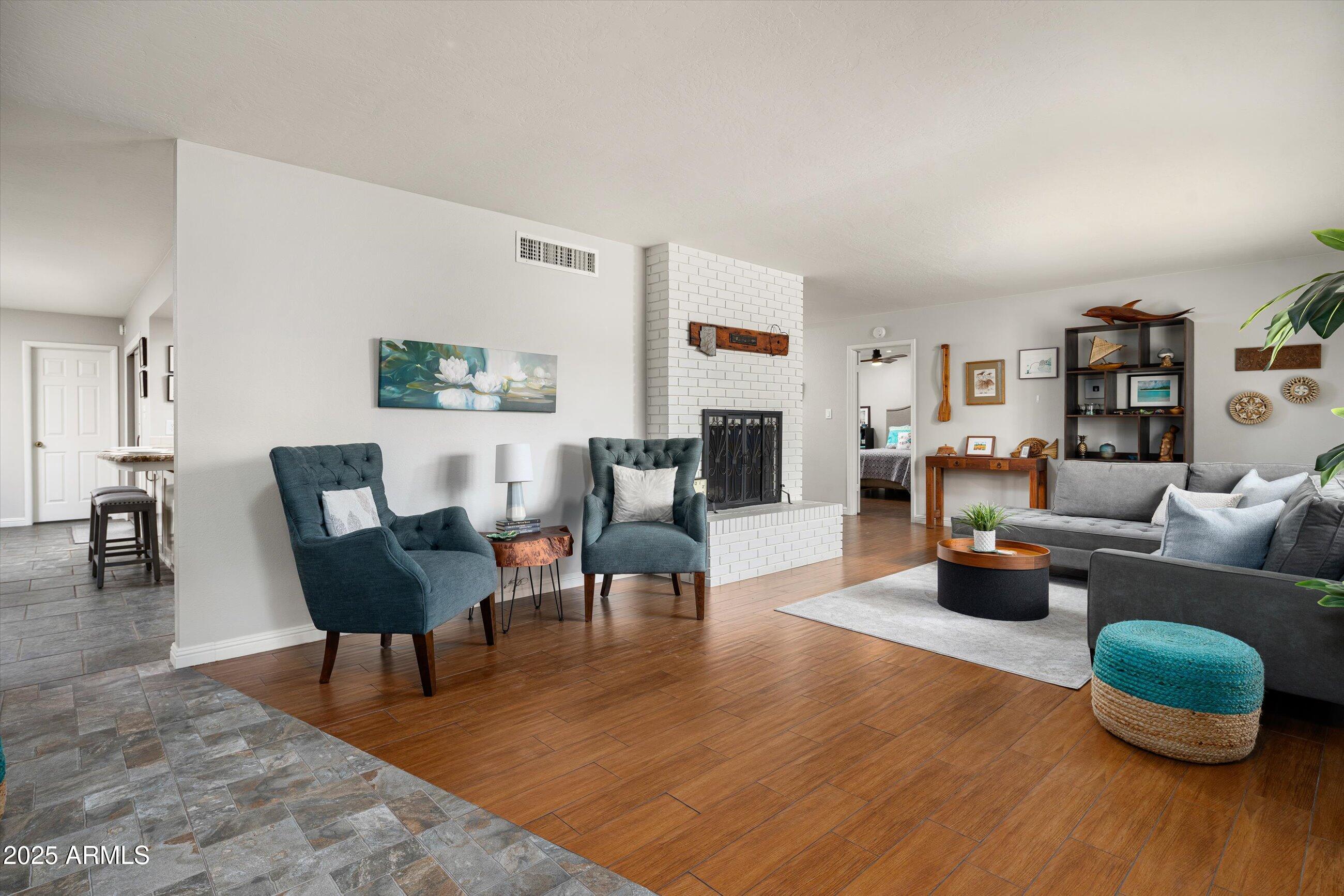 9039 N CONCHO Lane