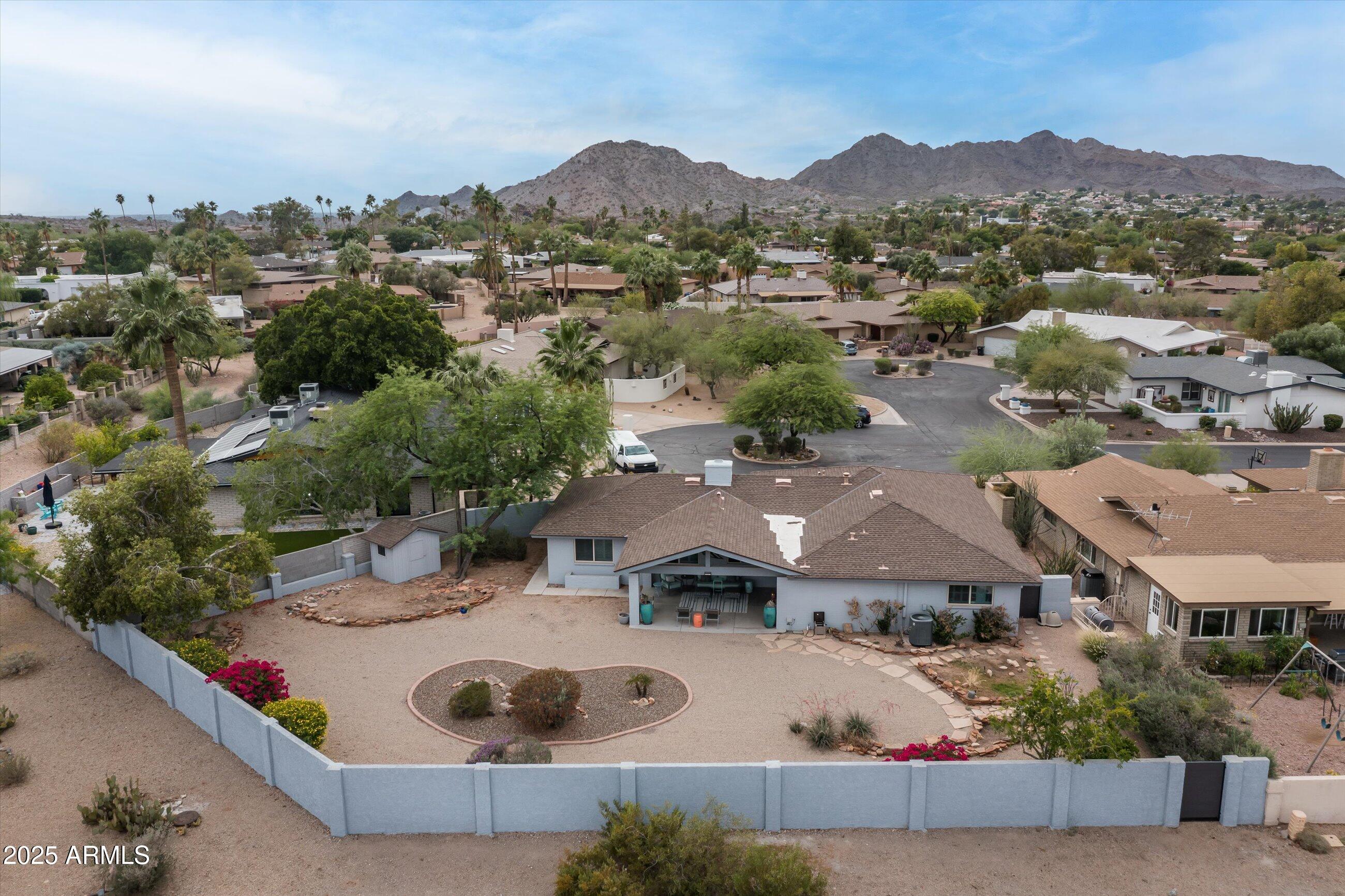 9039 N CONCHO Lane