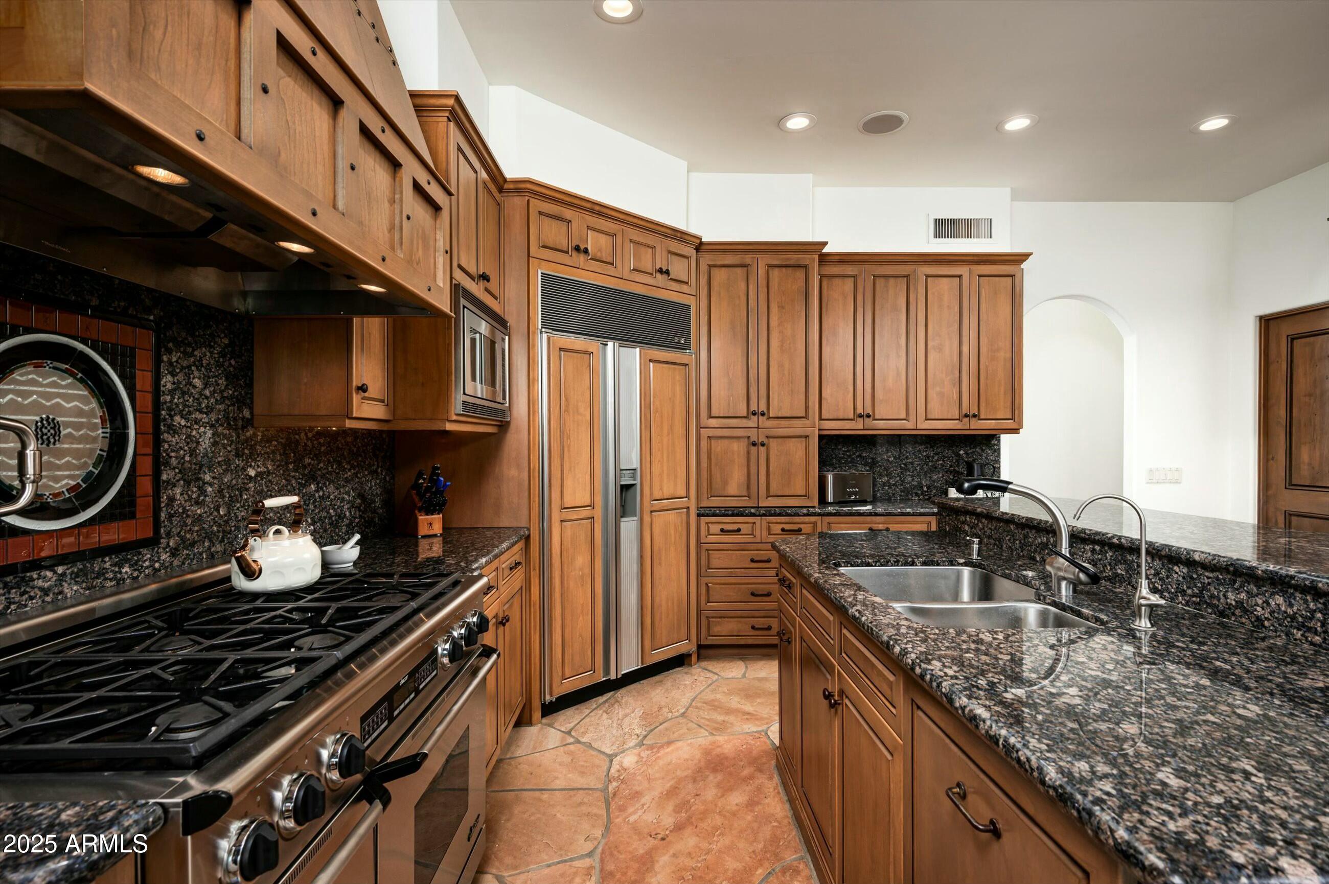 9889 E HIDDEN VALLEY Road