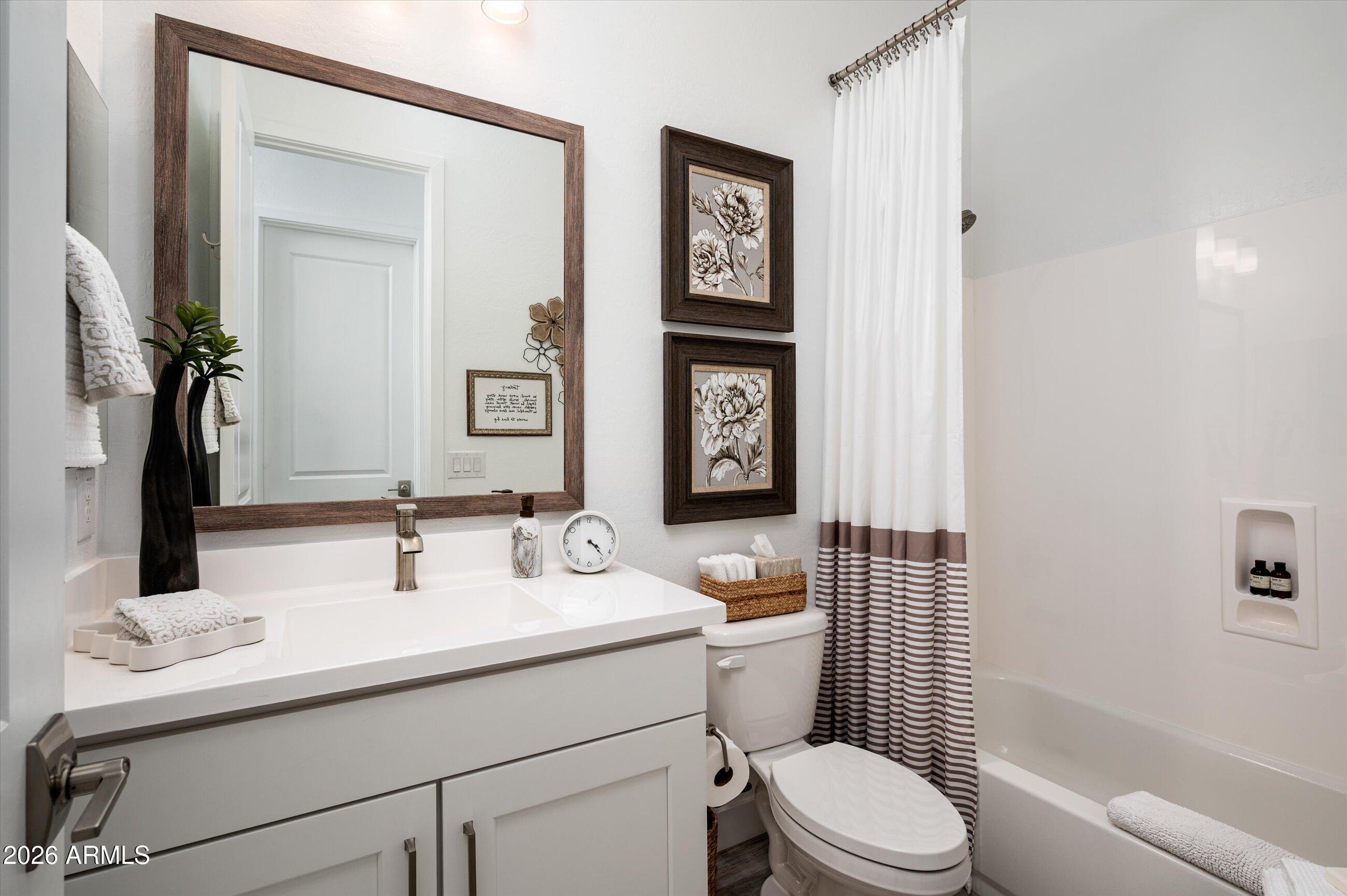 6138 E VIA DEL SOL Drive