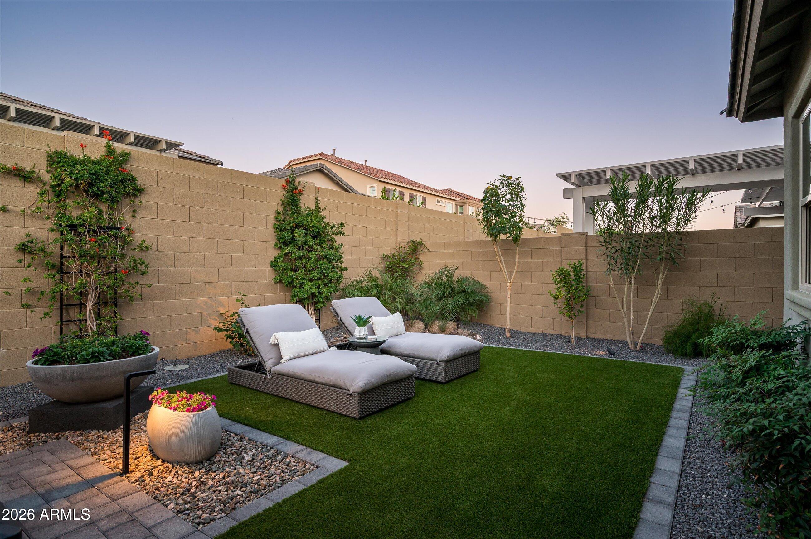 6138 E VIA DEL SOL Drive
