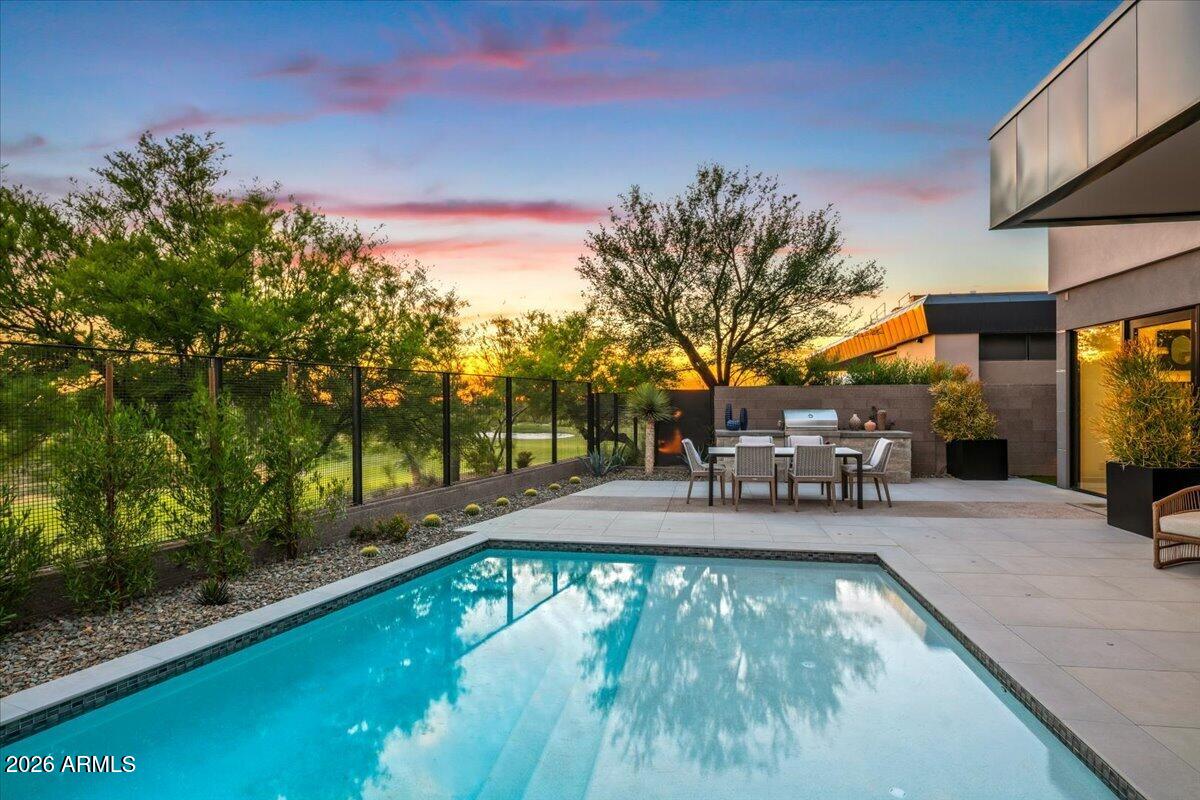 37200 N CAVE CREEK Road 1019