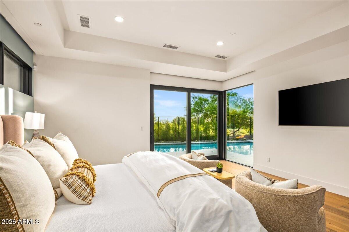 37200 N CAVE CREEK Road 1019