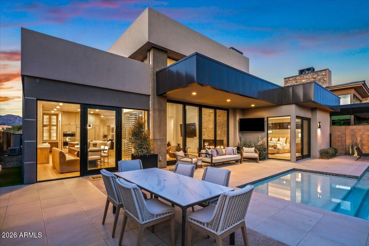 37200 N CAVE CREEK Road 1019