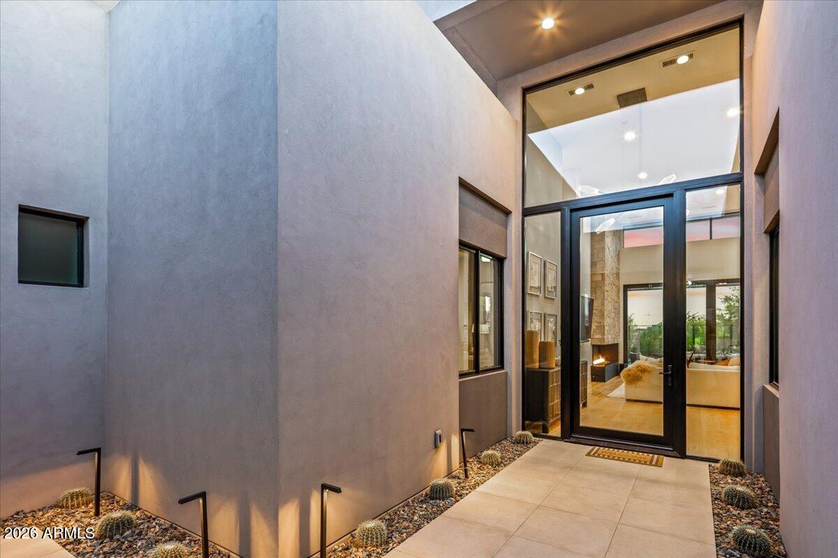 37200 N CAVE CREEK Road 1019