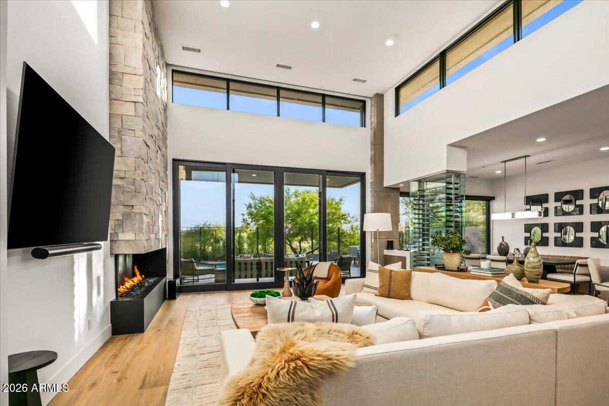 37200 N CAVE CREEK Road 1019