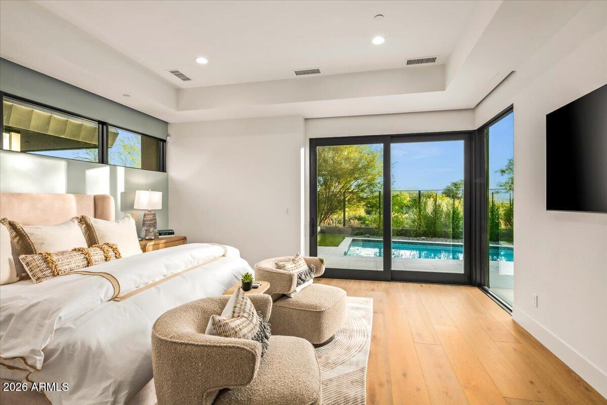37200 N CAVE CREEK Road 1019