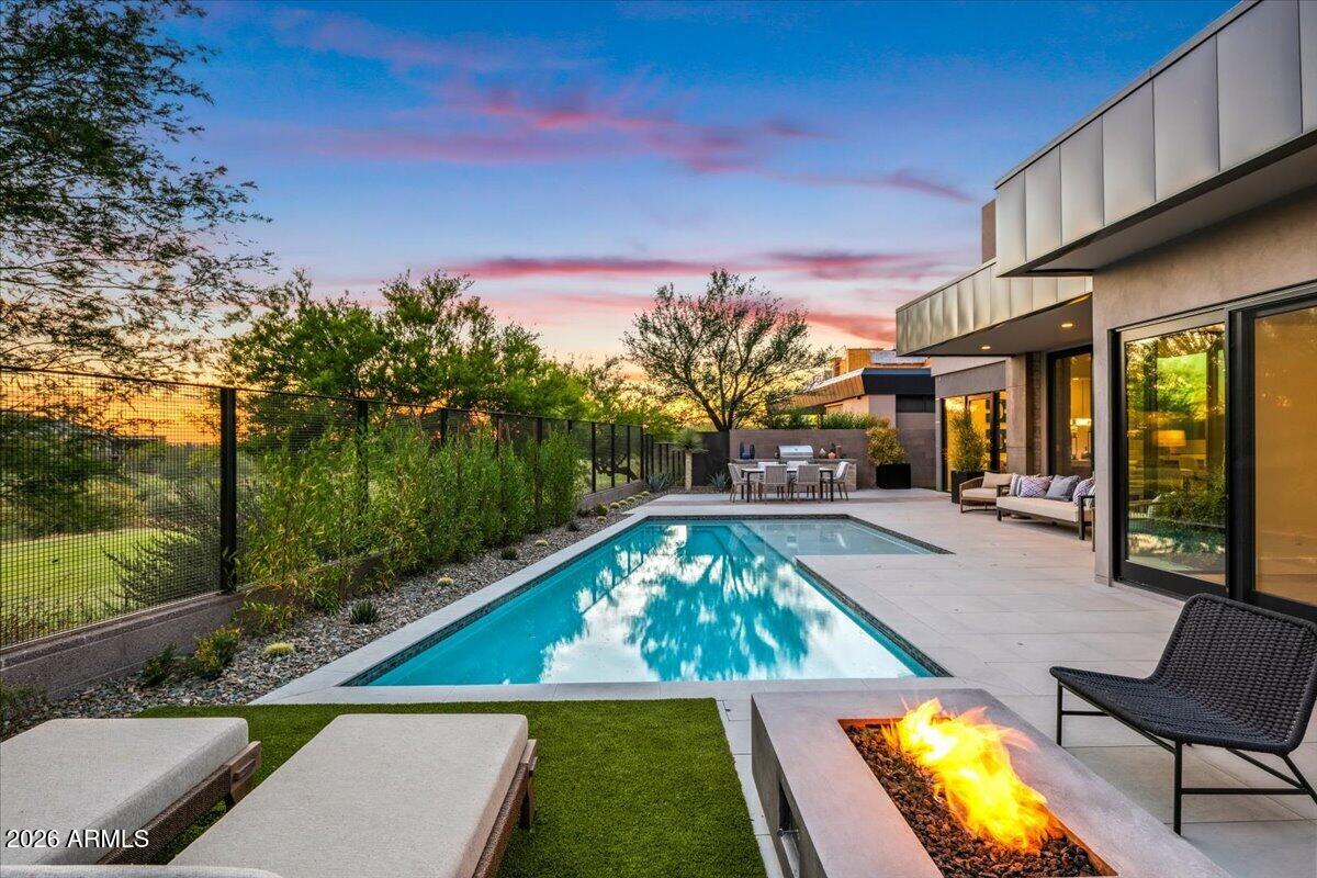 37200 N CAVE CREEK Road 1019